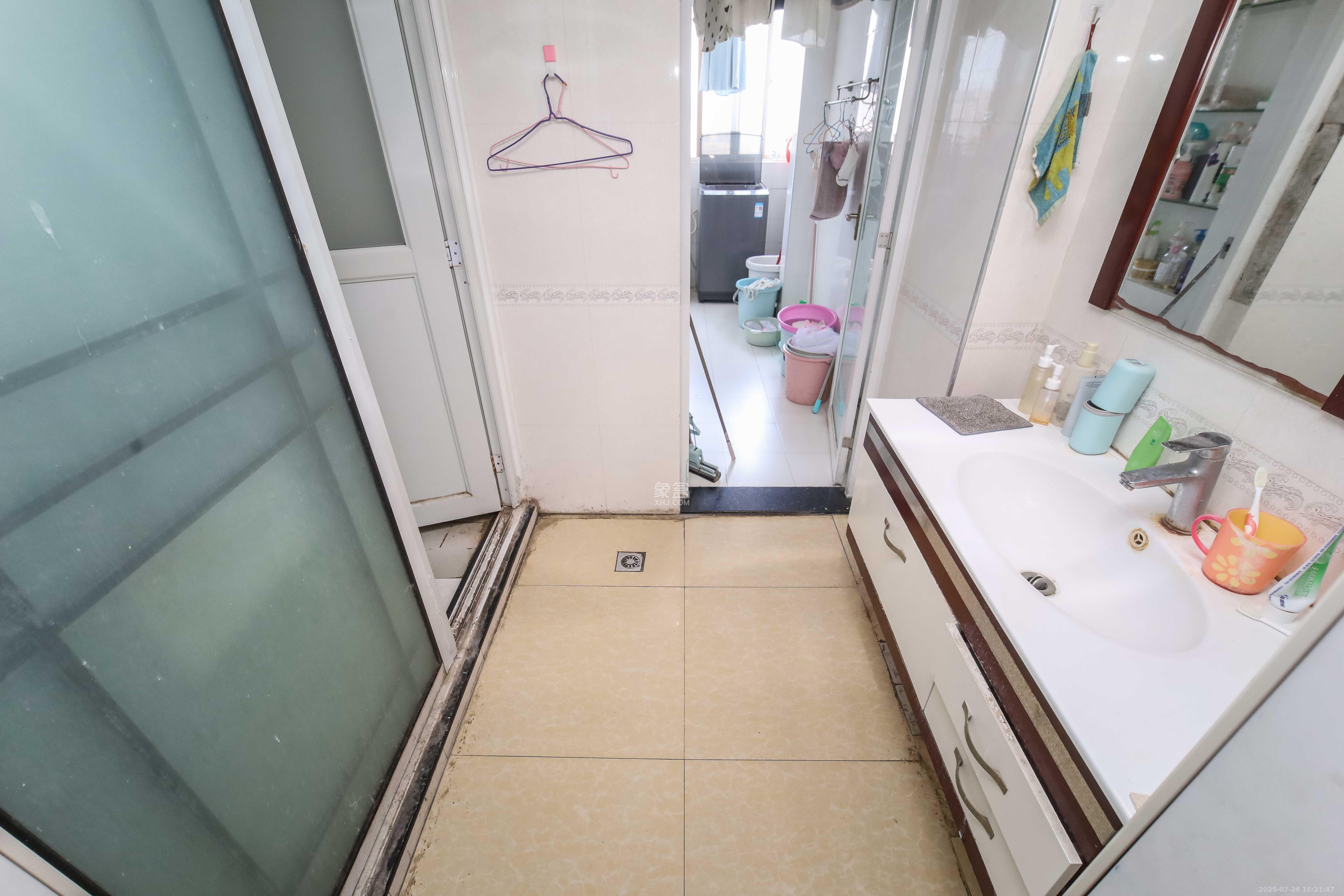 高桥现代商贸城 3室2厅2卫 79.8万 高桥现代商贸城 3室2厅2卫 79.8万卫生间