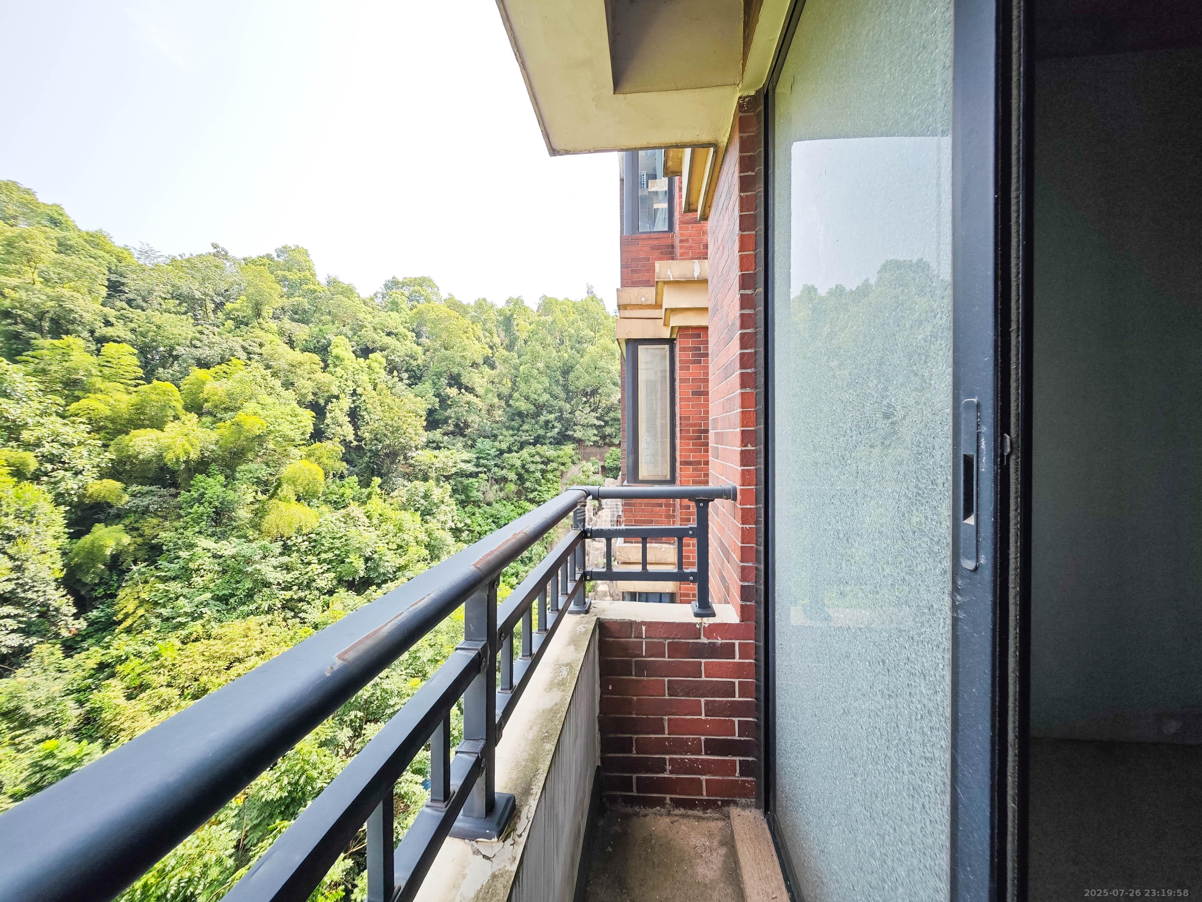 顺天御岭 4室2厅2卫 110.0万 顺天御岭 4室2厅2卫 110.0万阳台