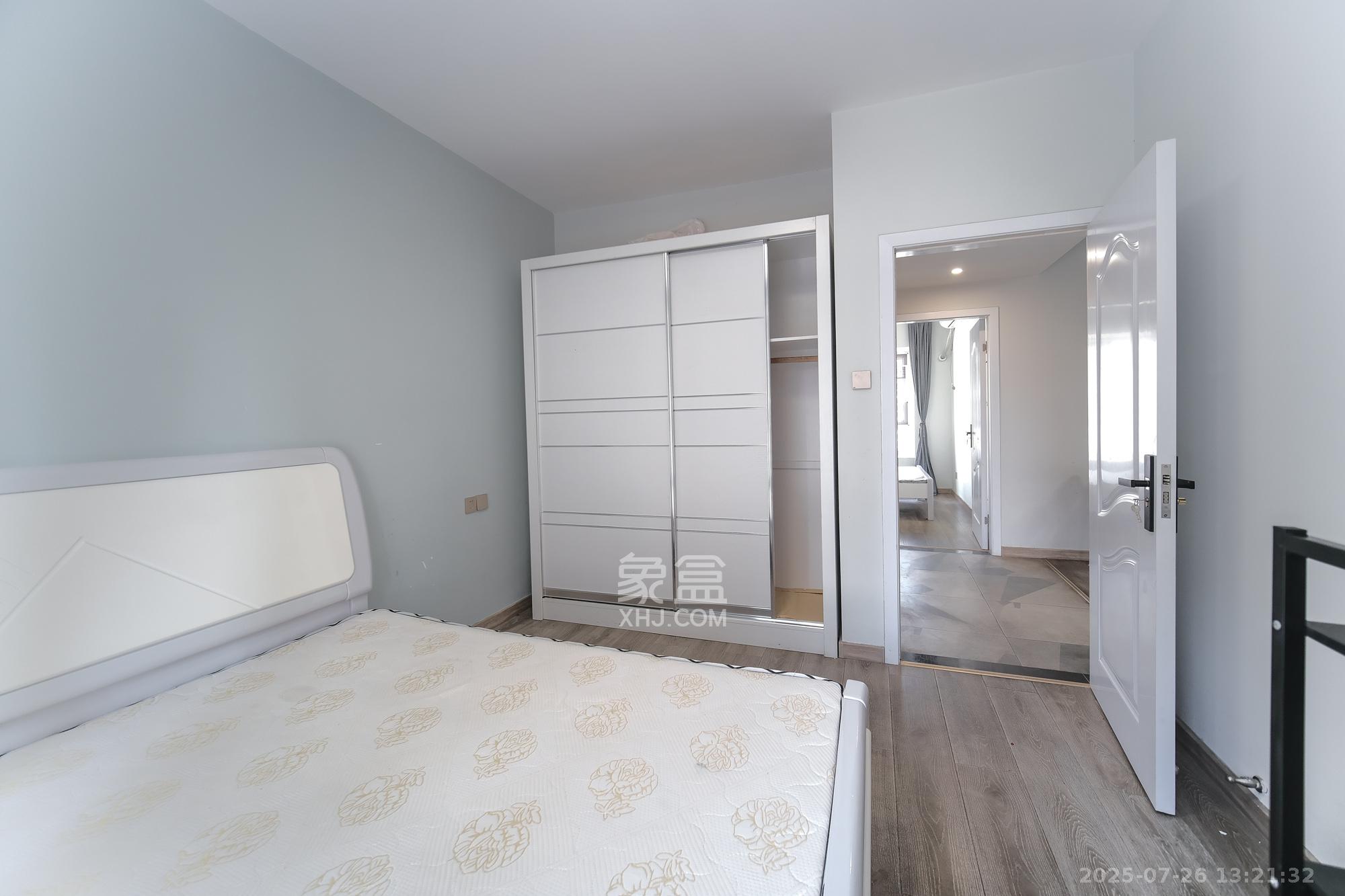 荣盛花语城  3室2厅1卫    68.0万卧室