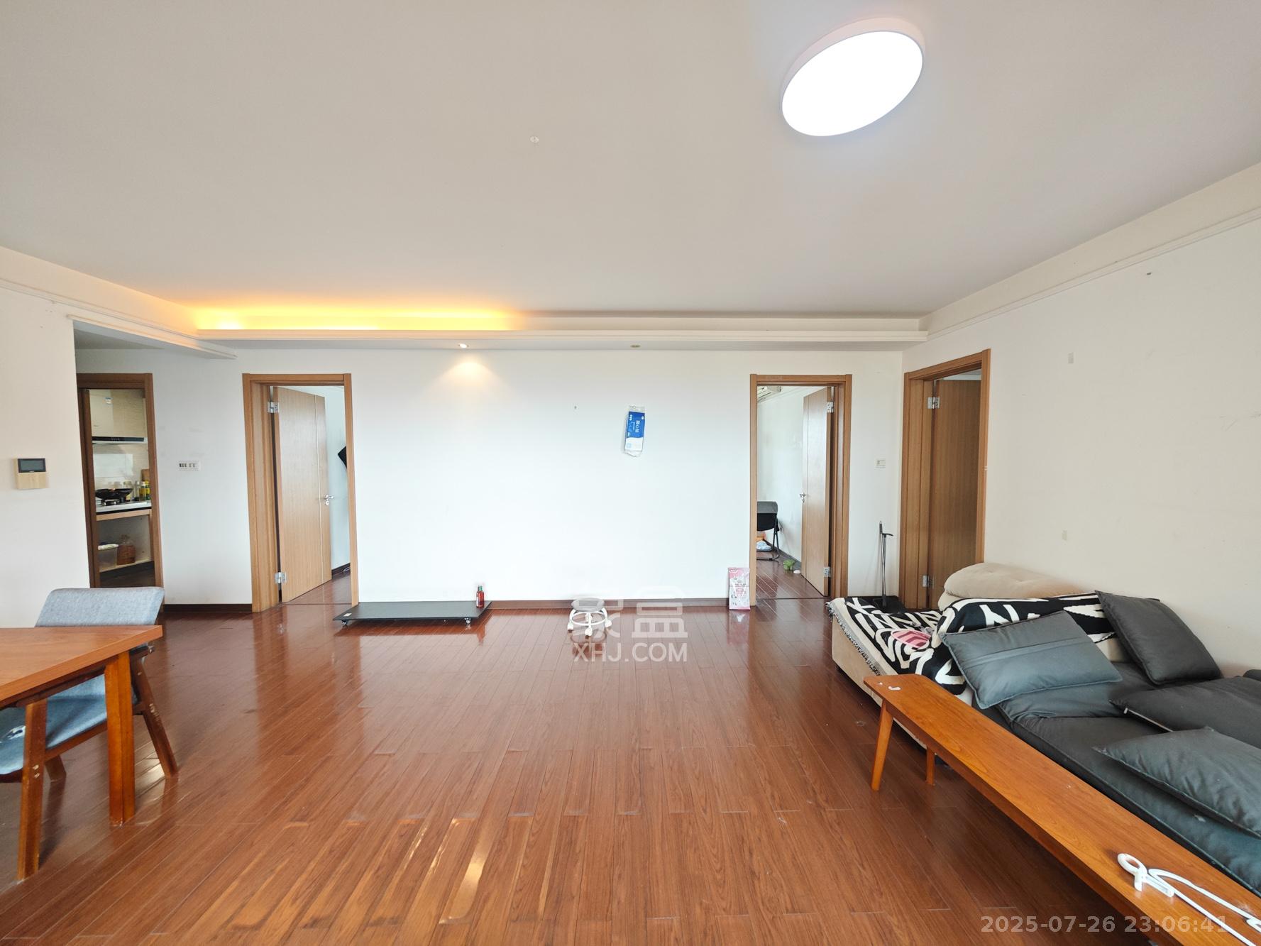 万科魅力之城非凡里 3室2厅2卫 108.0万 万科魅力之城非凡里 3室2厅2卫 108.0万客厅