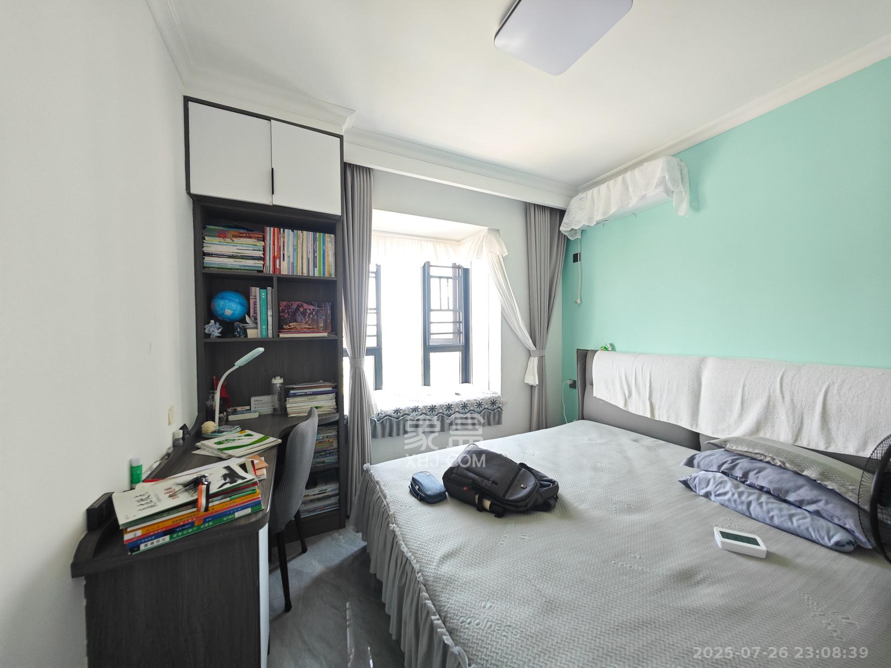 星发东宸花园 4室2厅2卫 111.8万 星发东宸花园 4室2厅2卫 111.8万卧室