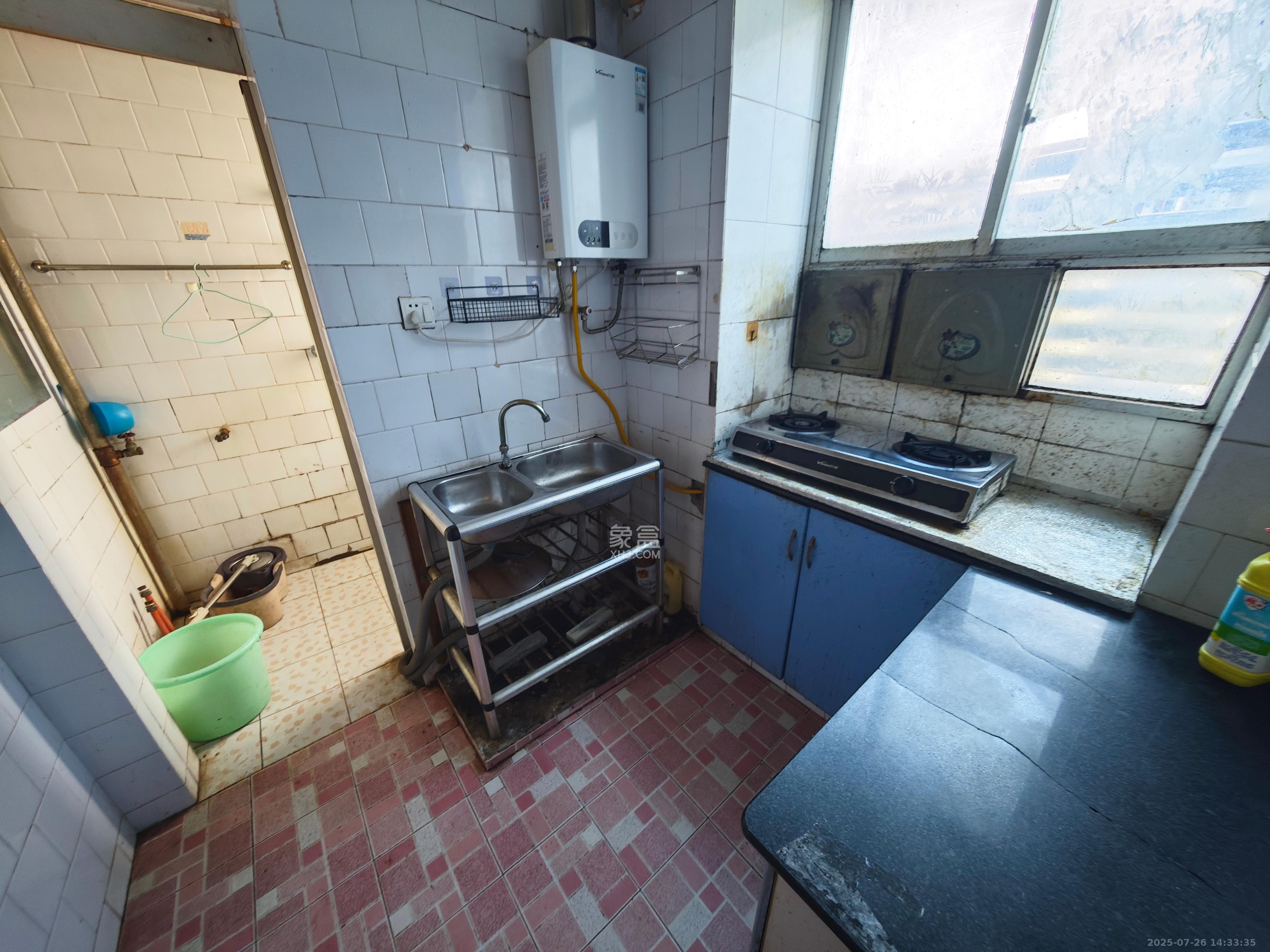 向家湾社区(含富湘公寓) 2室1厅1卫 1150.0元/月 向家湾社区(含富湘公寓) 2室1厅1卫 1150.0元/月室内图