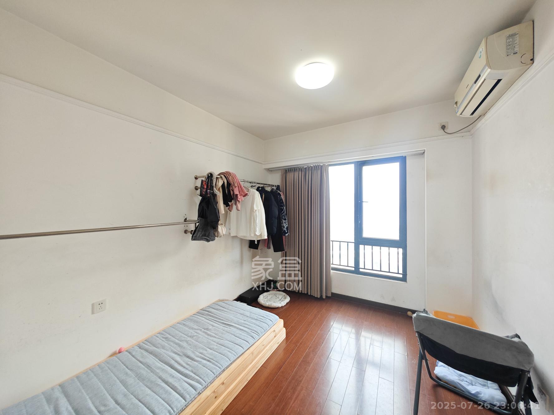 万科魅力之城非凡里 3室2厅2卫 108.0万 万科魅力之城非凡里 3室2厅2卫 108.0万卧室