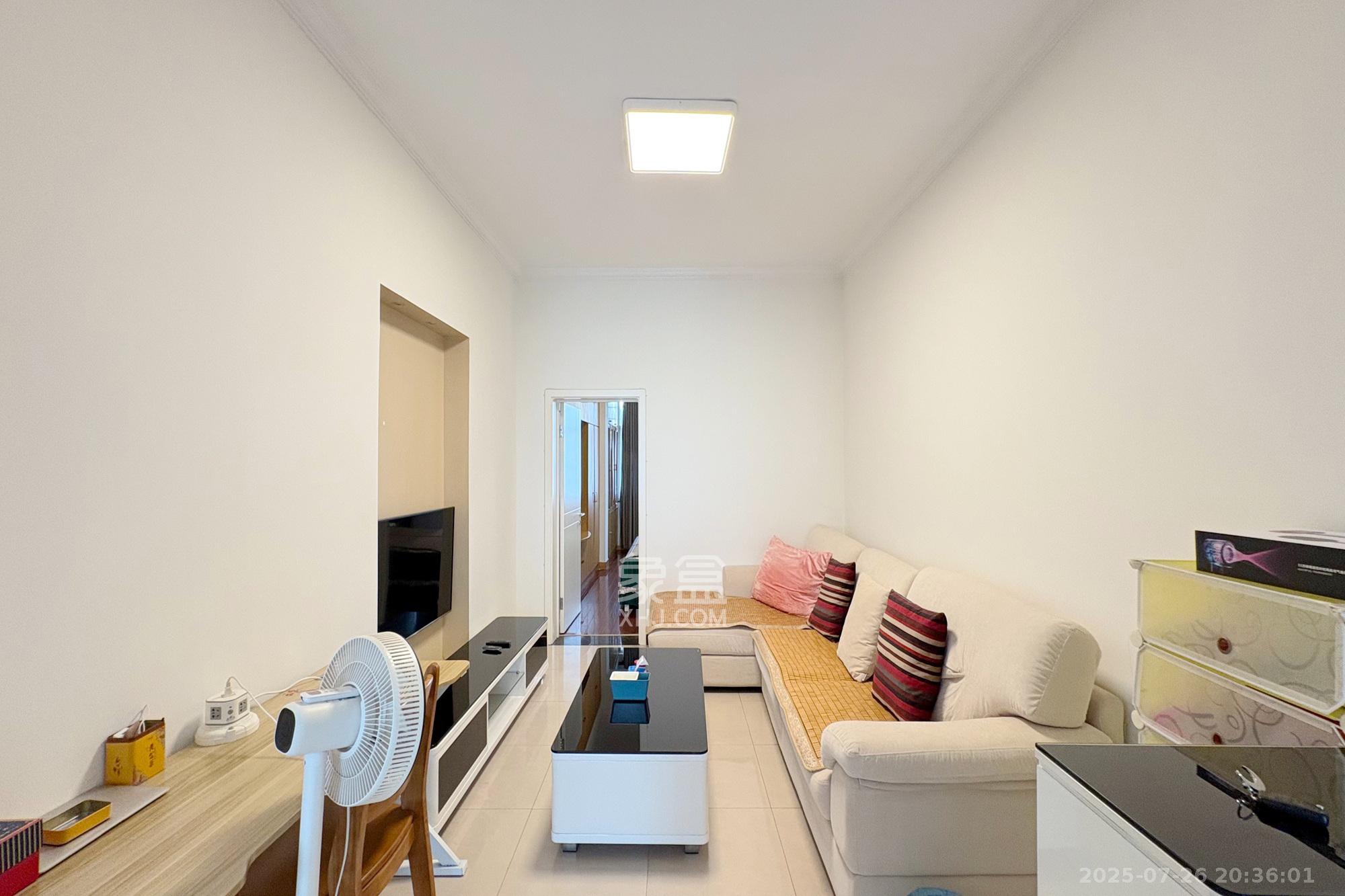 省公安厅  3室2厅1卫    129.8万客厅