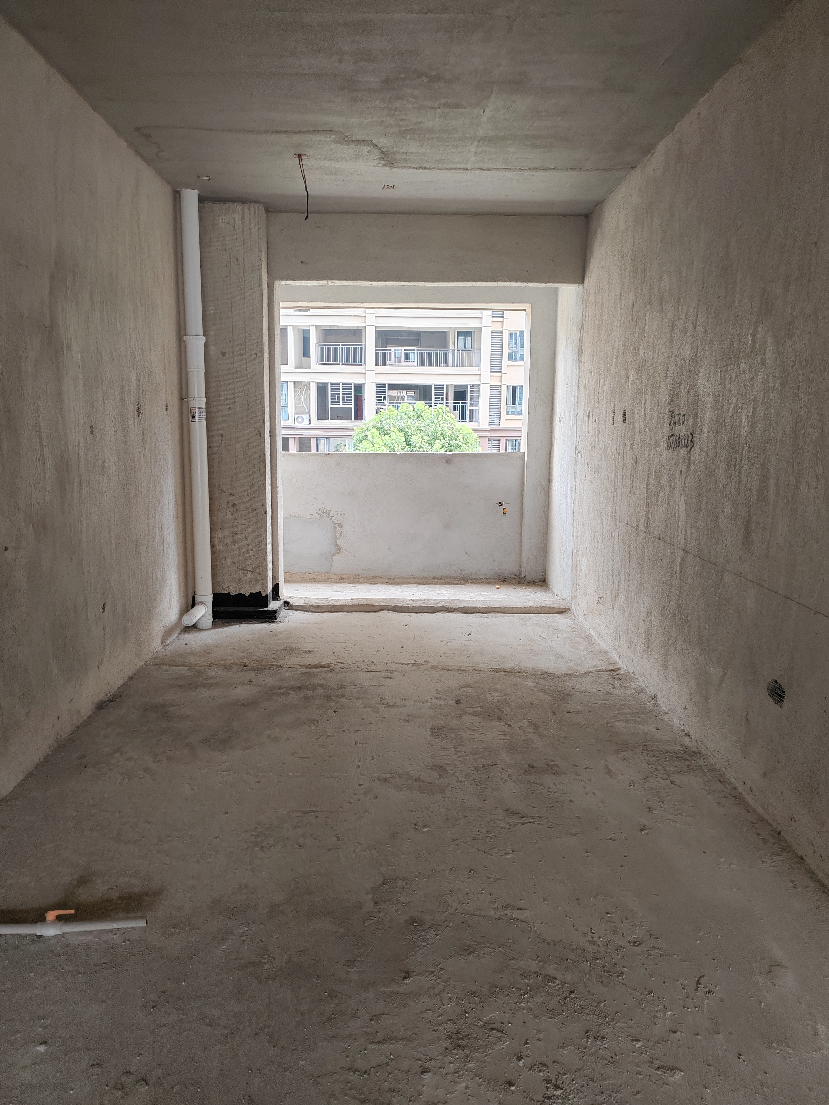 金信园林嘉园 4室2厅2卫 74.8万 金信园林嘉园 4室2厅2卫 74.8万客厅