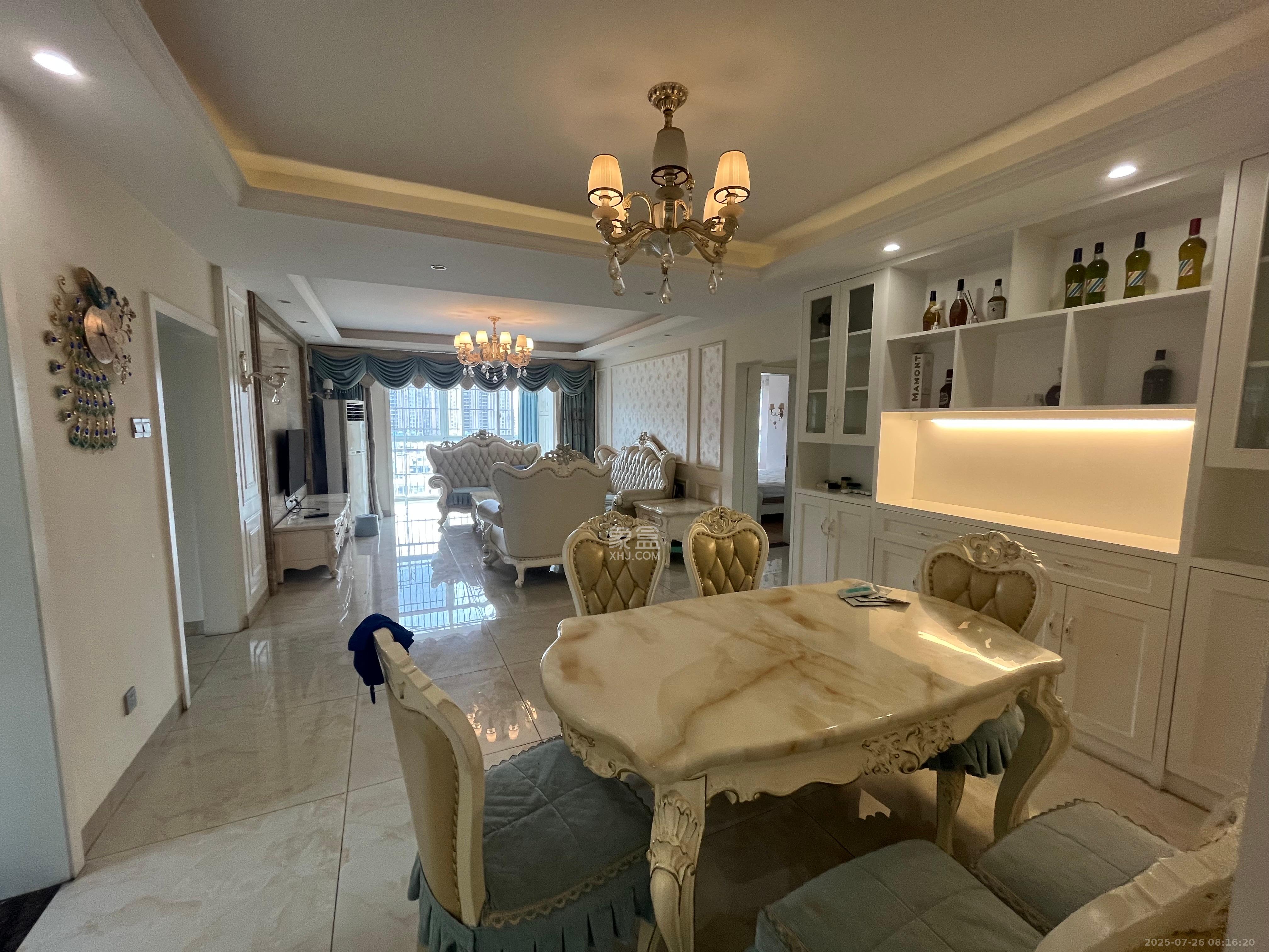 嘉盛华庭(一期、二期、三期) 5室2厅2卫 4000.0元/月 嘉盛华庭(一期、二期、三期) 5室2厅2卫 4000.0元/月室内图