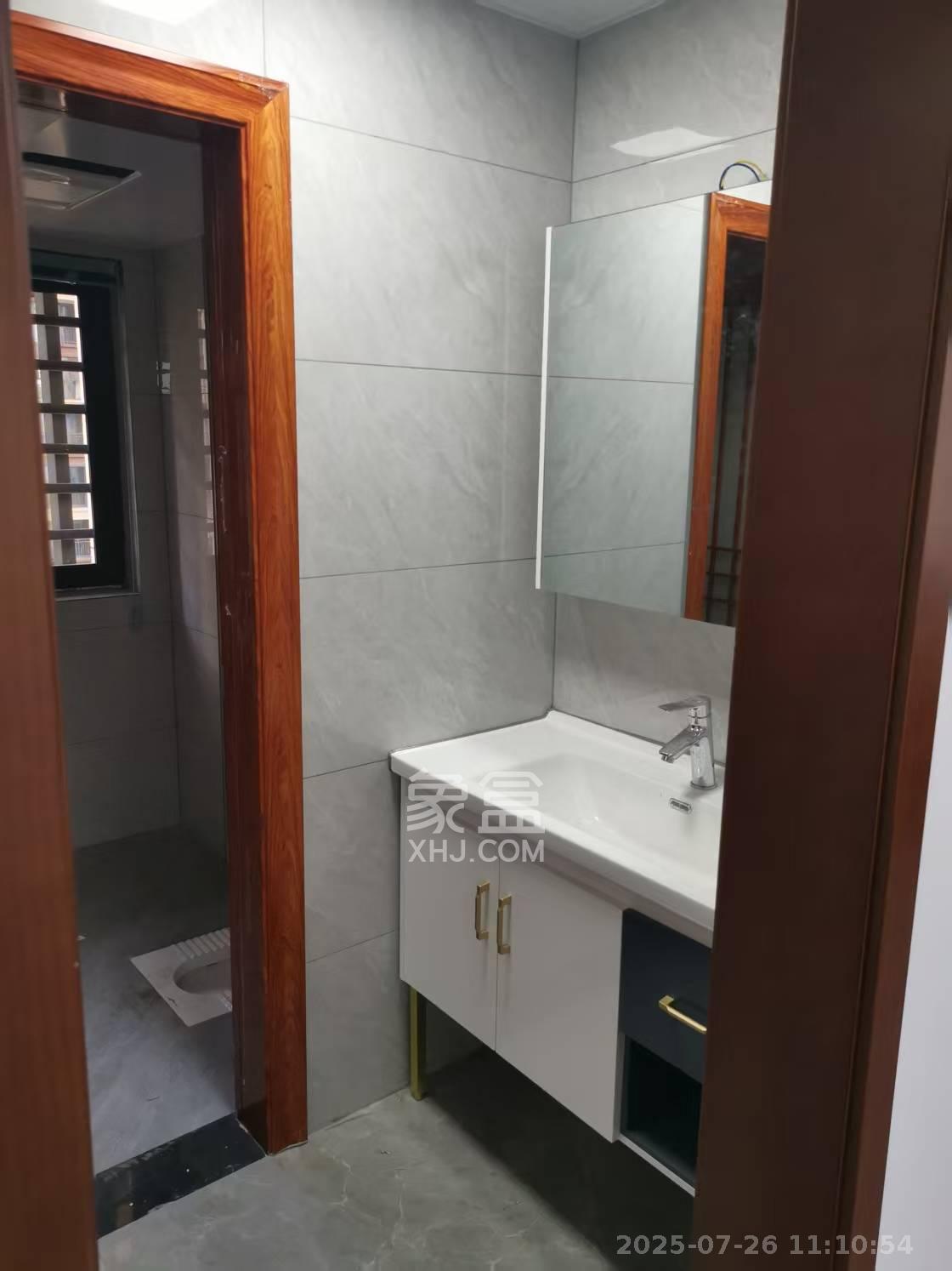 东方美地  4室2厅2卫    3500.0元/月室内图