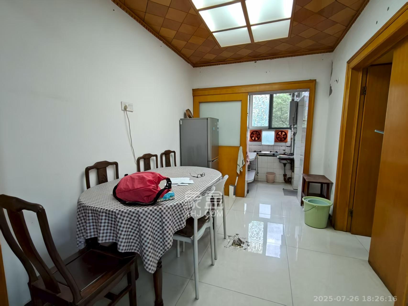 湘雅医院职工宿舍南院 2室2厅1卫 2000.0元/月 湘雅医院职工宿舍南院 2室2厅1卫 2000.0元/月室内图