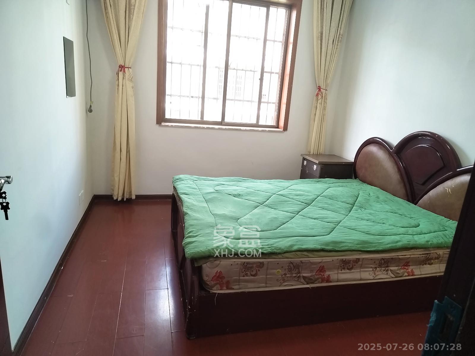 莲湖汽配城  4室2厅1卫    2500.0元/月室内图