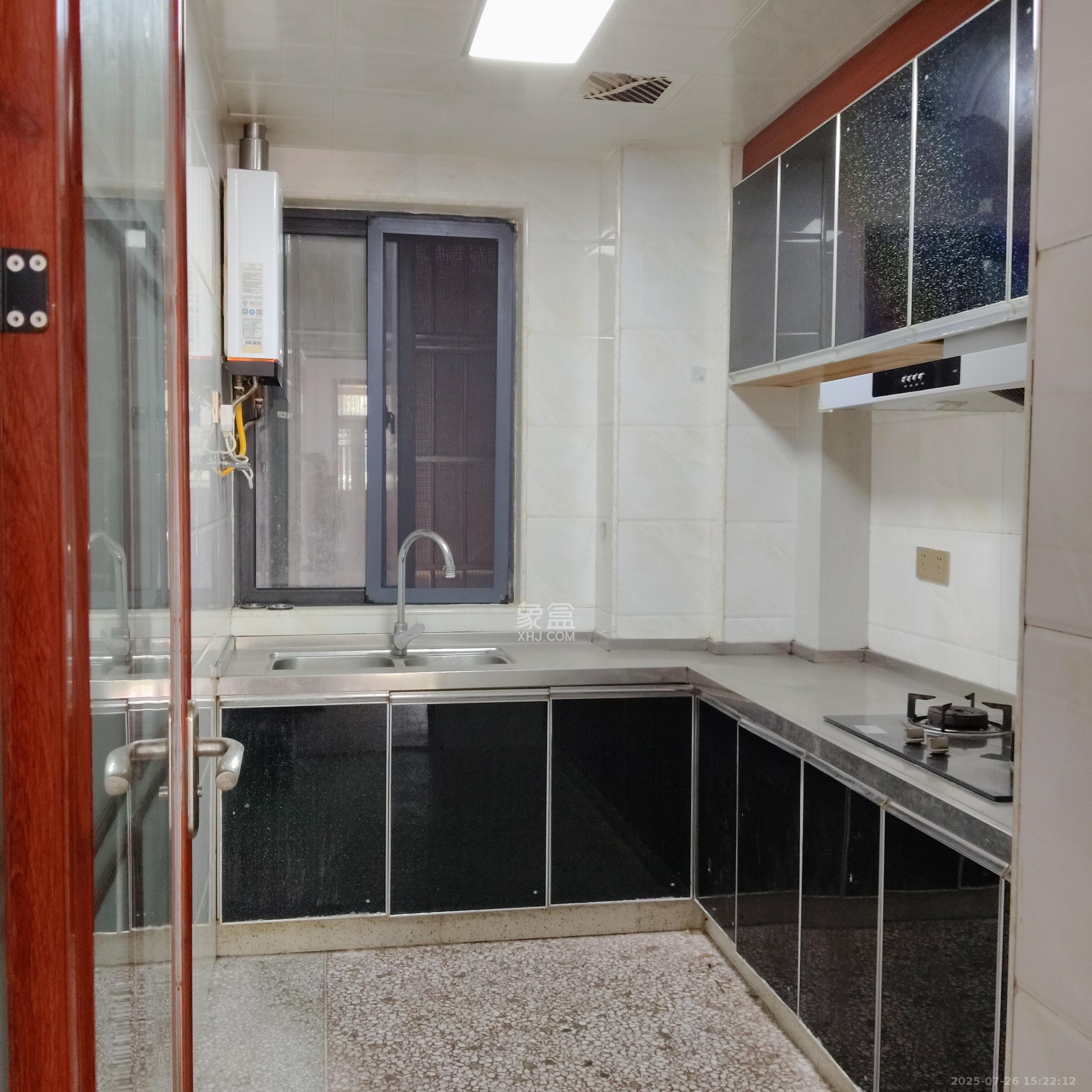 华龙家园(和泰家园) 3室2厅2卫 2300.0元/月 华龙家园(和泰家园) 3室2厅2卫 2300.0元/月室内图