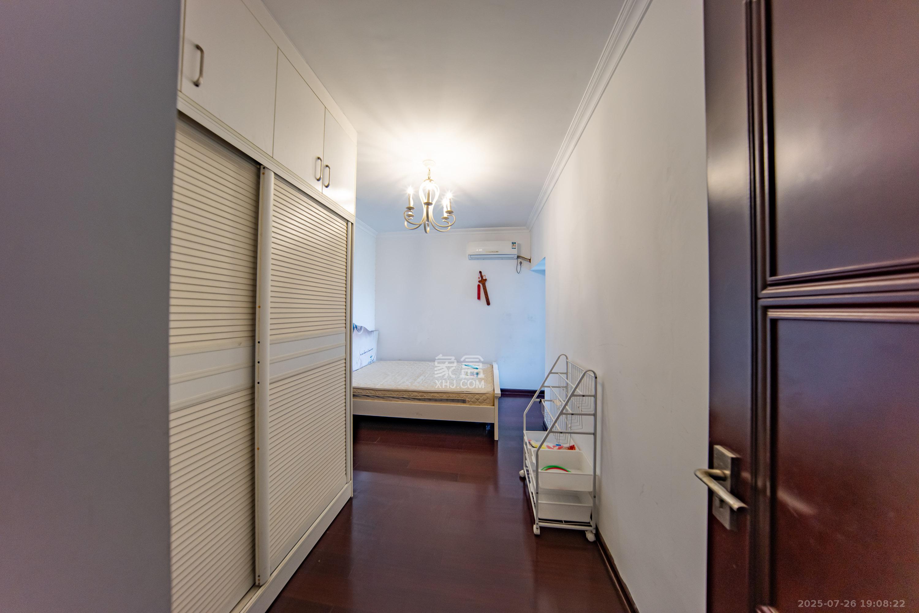 中海国际一期 3室2厅1卫 72.0万 中海国际一期 3室2厅1卫 72.0万卧室