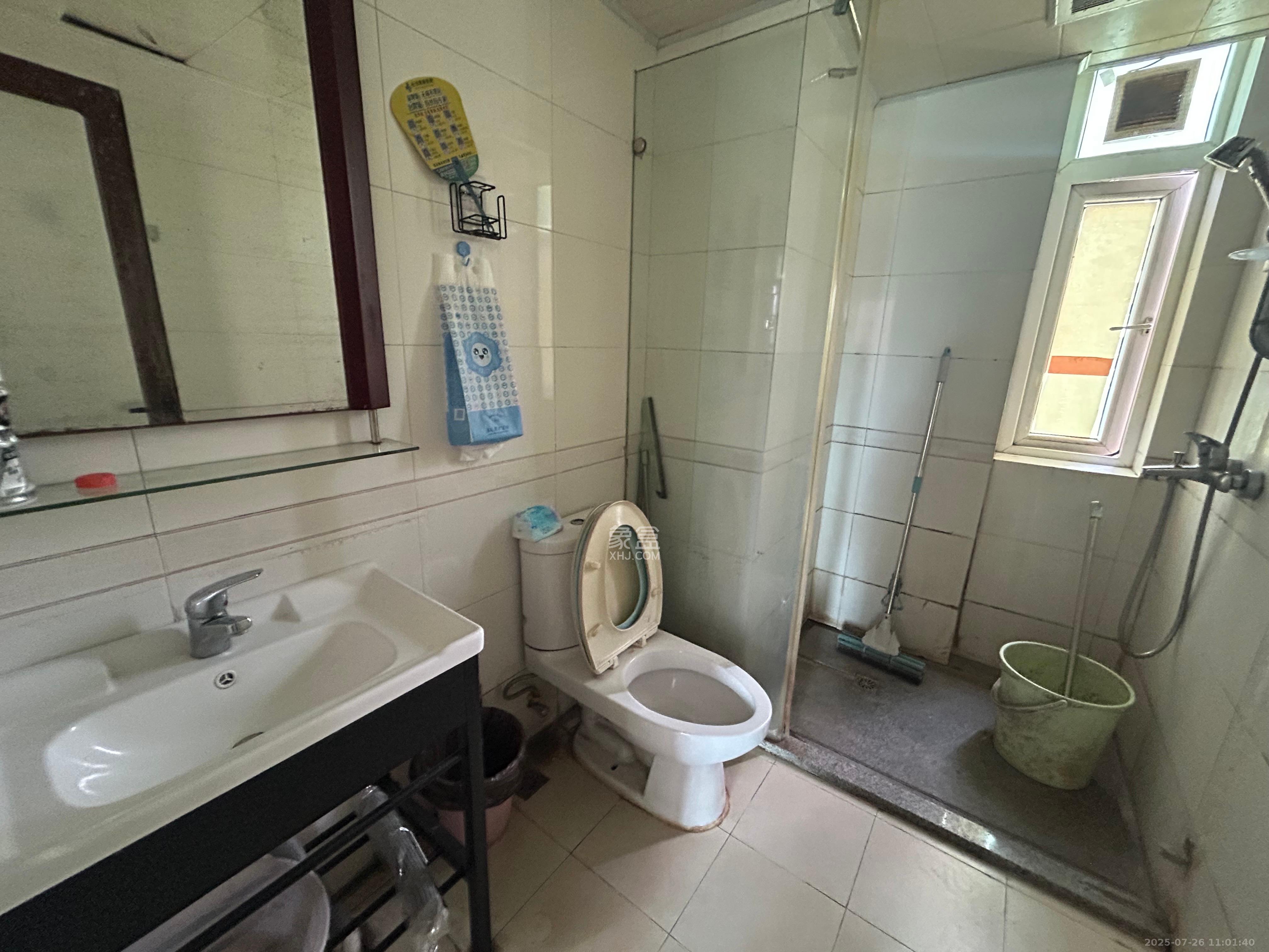 珠江花城一期桂苑  3室2厅2卫    2100.0元/月 珠江花城一期桂苑  3室2厅2卫    2100.0元/月室内图