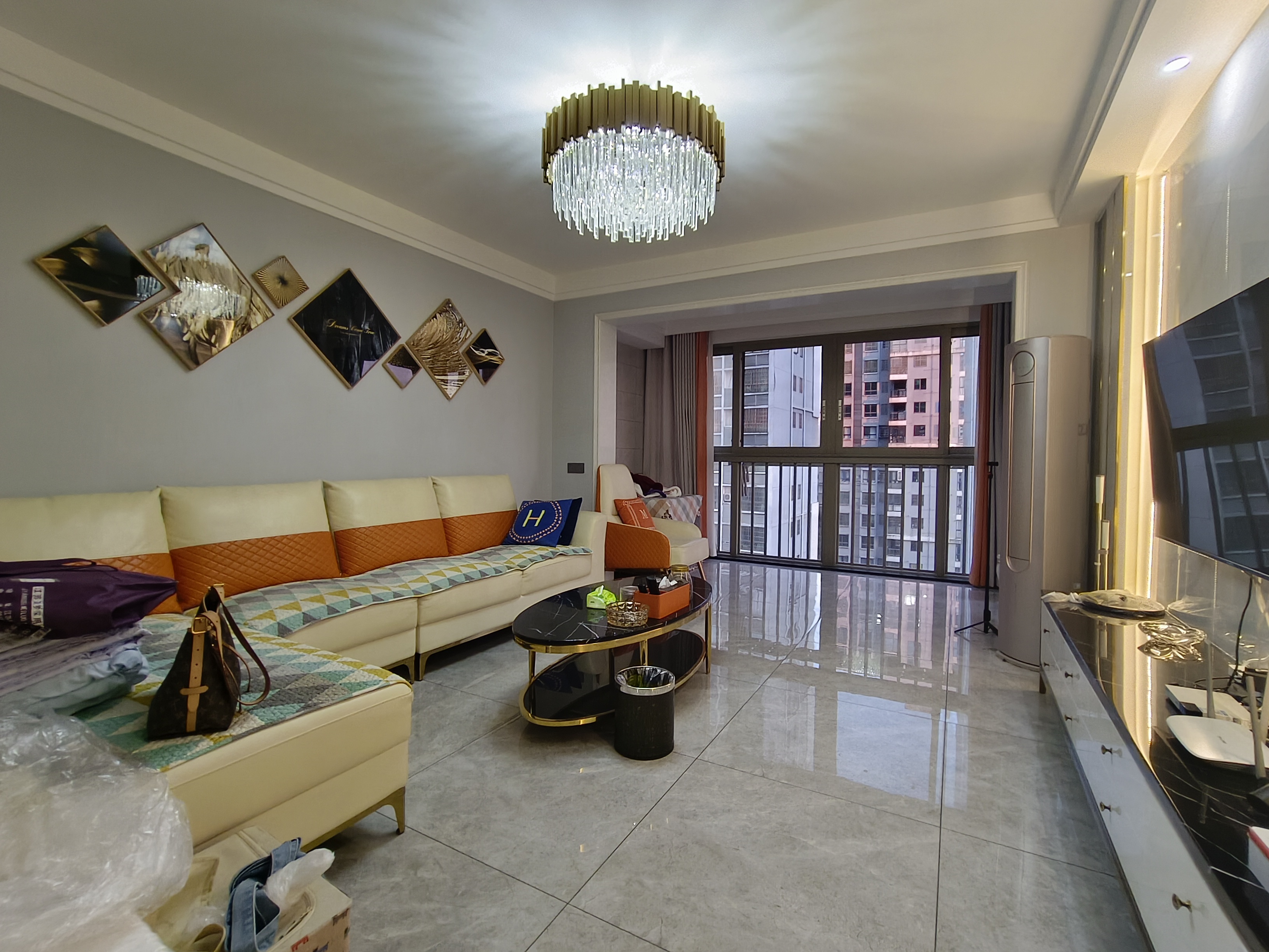 国色天香 3室2厅2卫 103.8万 国色天香 3室2厅2卫 103.8万客厅