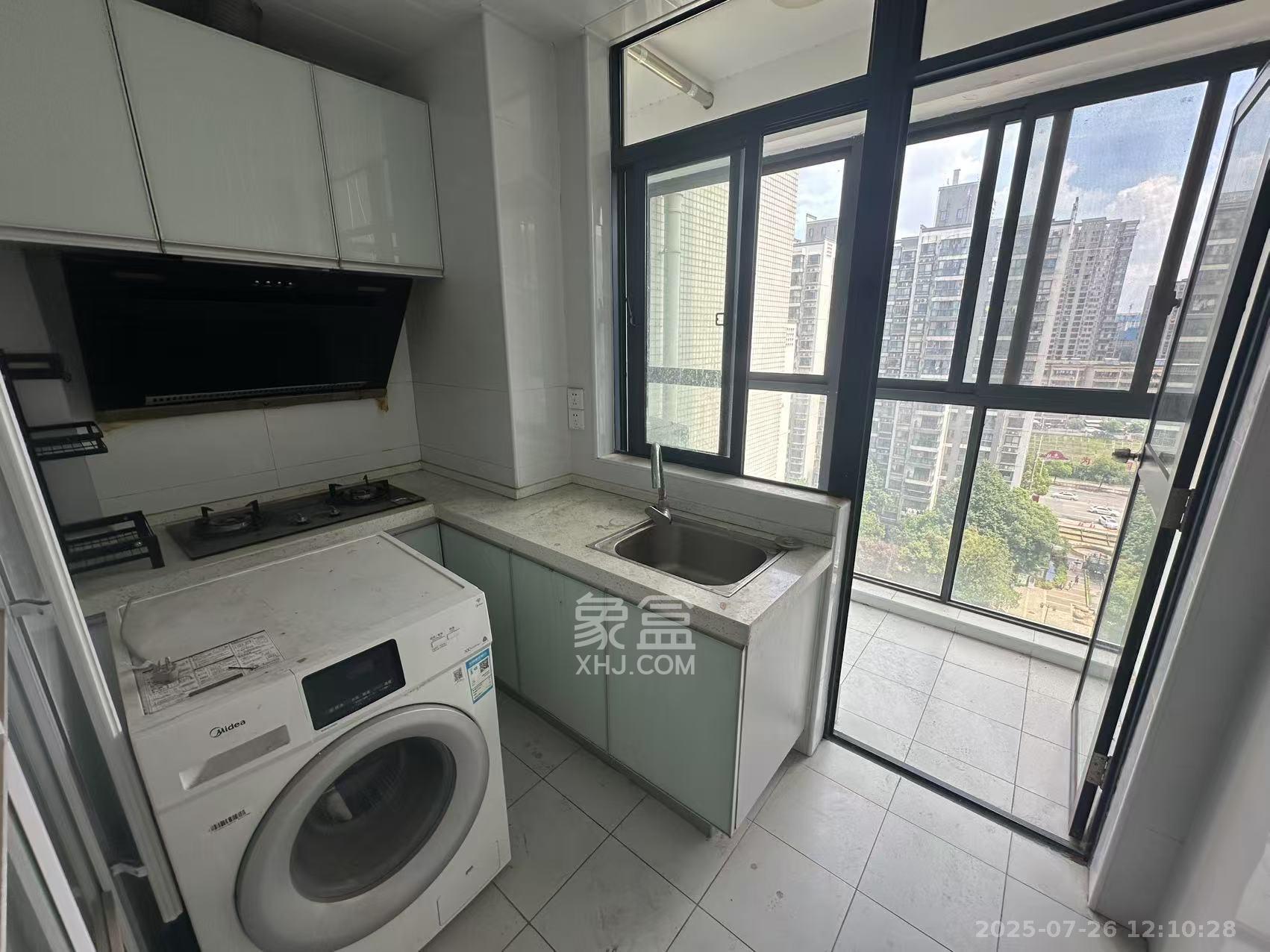 钱隆学府一、二期  4室2厅2卫    2400.0元/月 钱隆学府一、二期  4室2厅2卫    2400.0元/月室内图