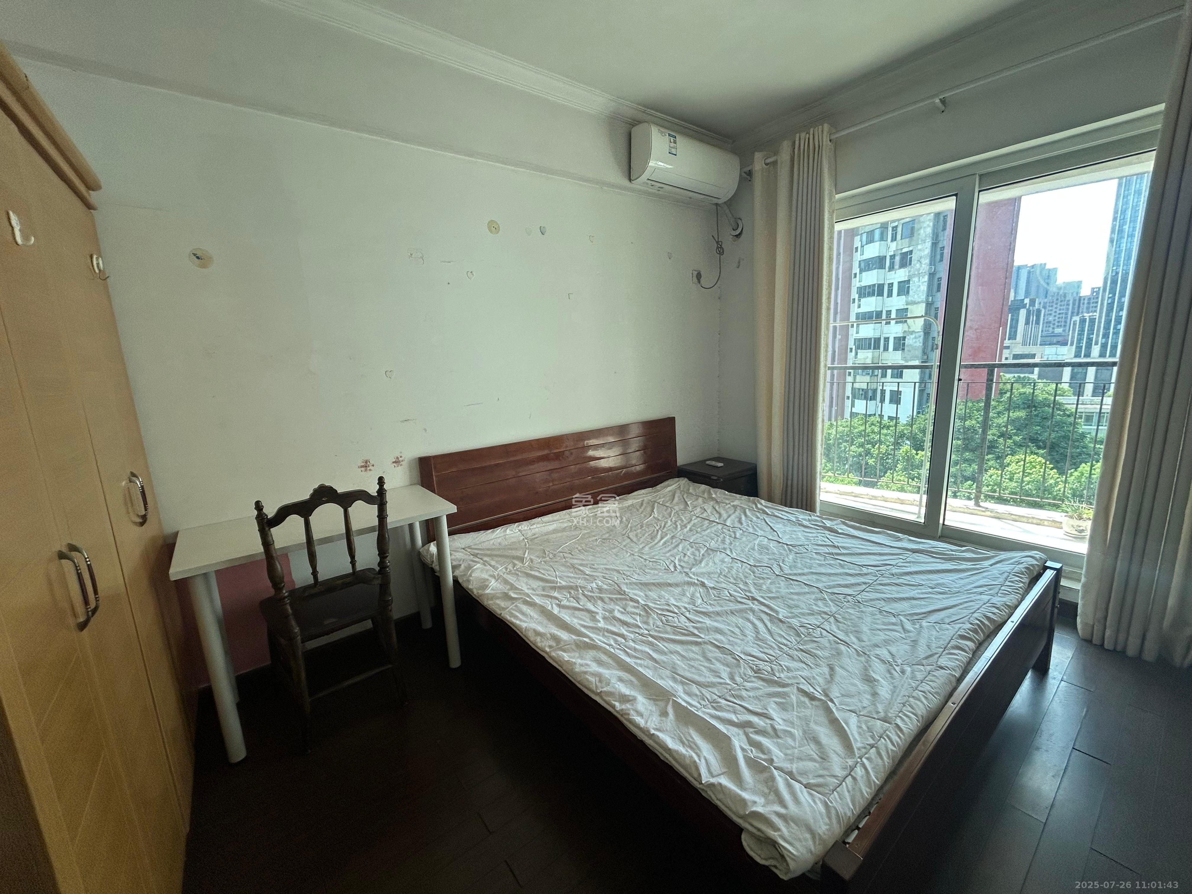 珠江花城一期桂苑  3室2厅2卫    2100.0元/月 珠江花城一期桂苑  3室2厅2卫    2100.0元/月室内图