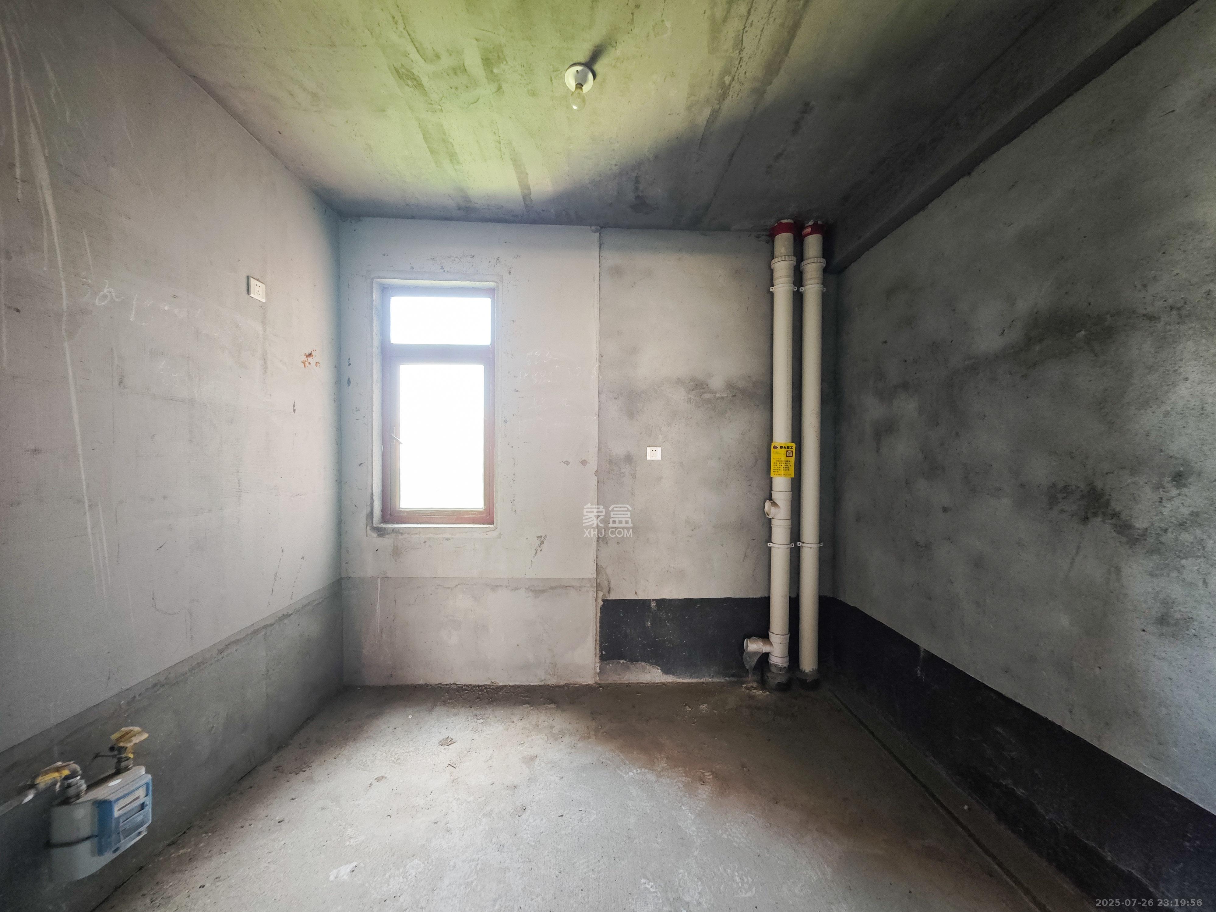 顺天御岭 4室2厅2卫 110.0万 顺天御岭 4室2厅2卫 110.0万厨房