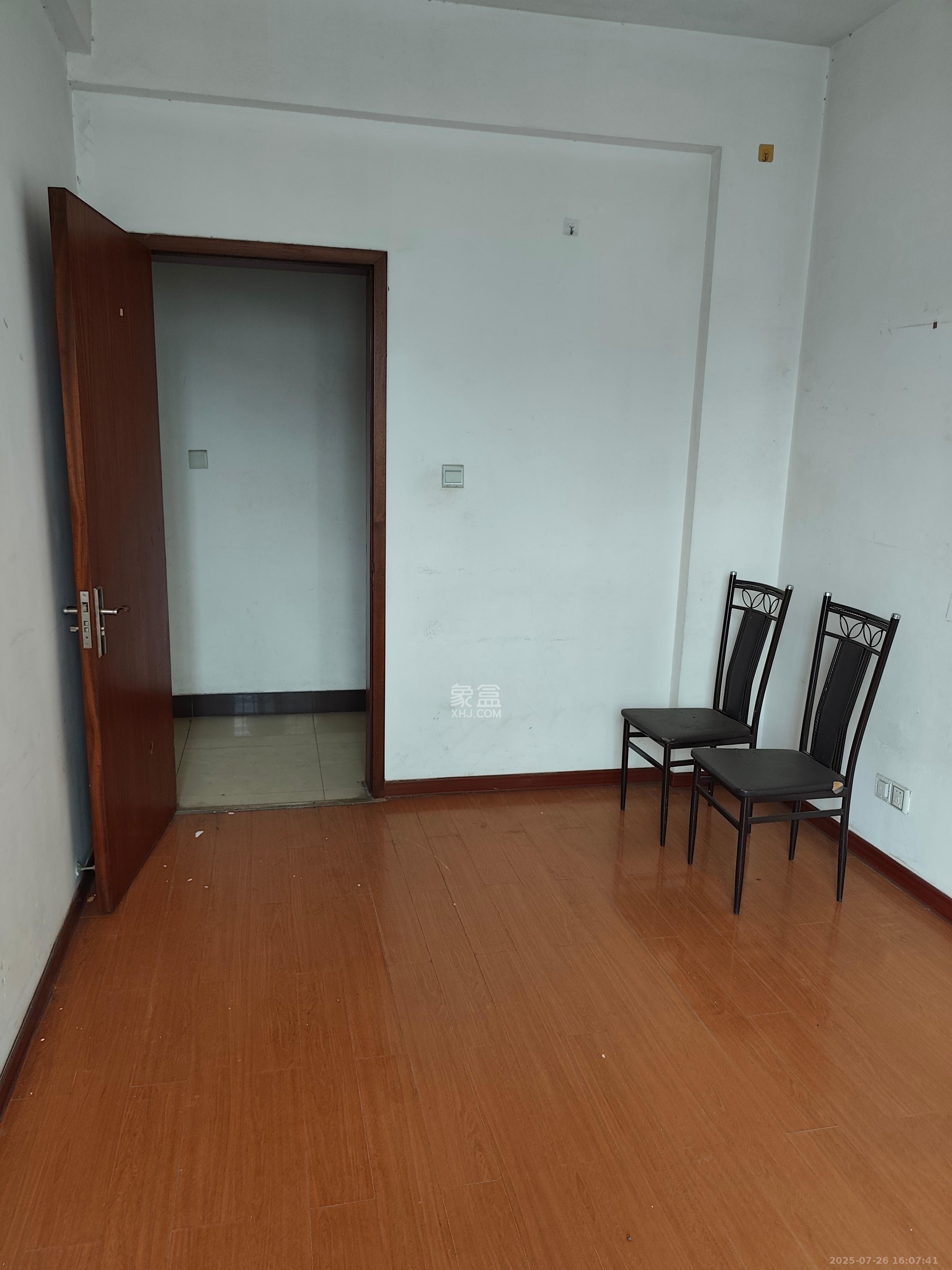 湘中海星之都  3室2厅1卫    2800.0元/月 湘中海星之都  3室2厅1卫    2800.0元/月室内图