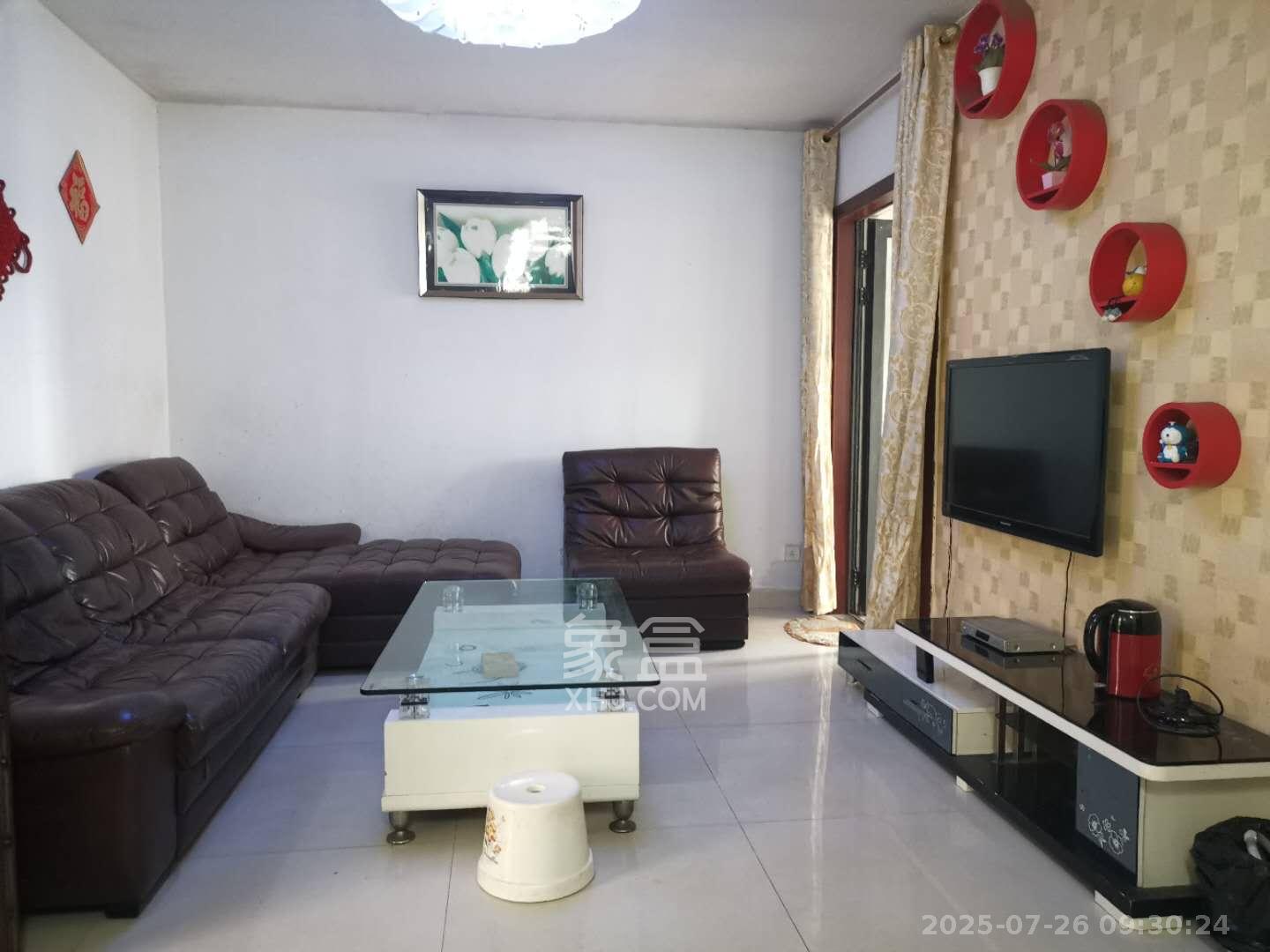 三一街区 3室2厅1卫 1300.0元/月 三一街区 3室2厅1卫 1300.0元/月室内图