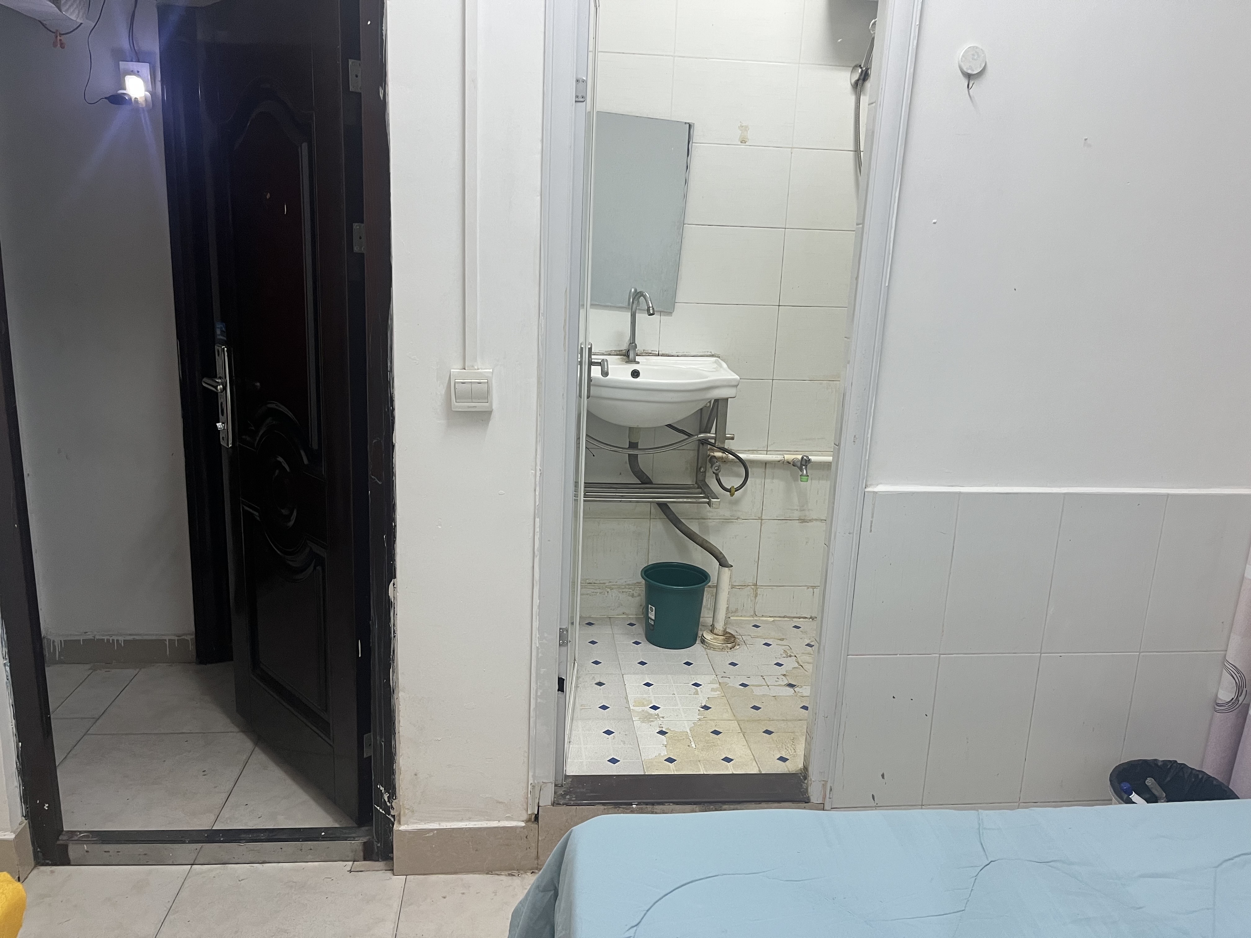 椰城大厦 1室1厅1卫 600.0元/月 椰城大厦 1室1厅1卫 600.0元/月室内图