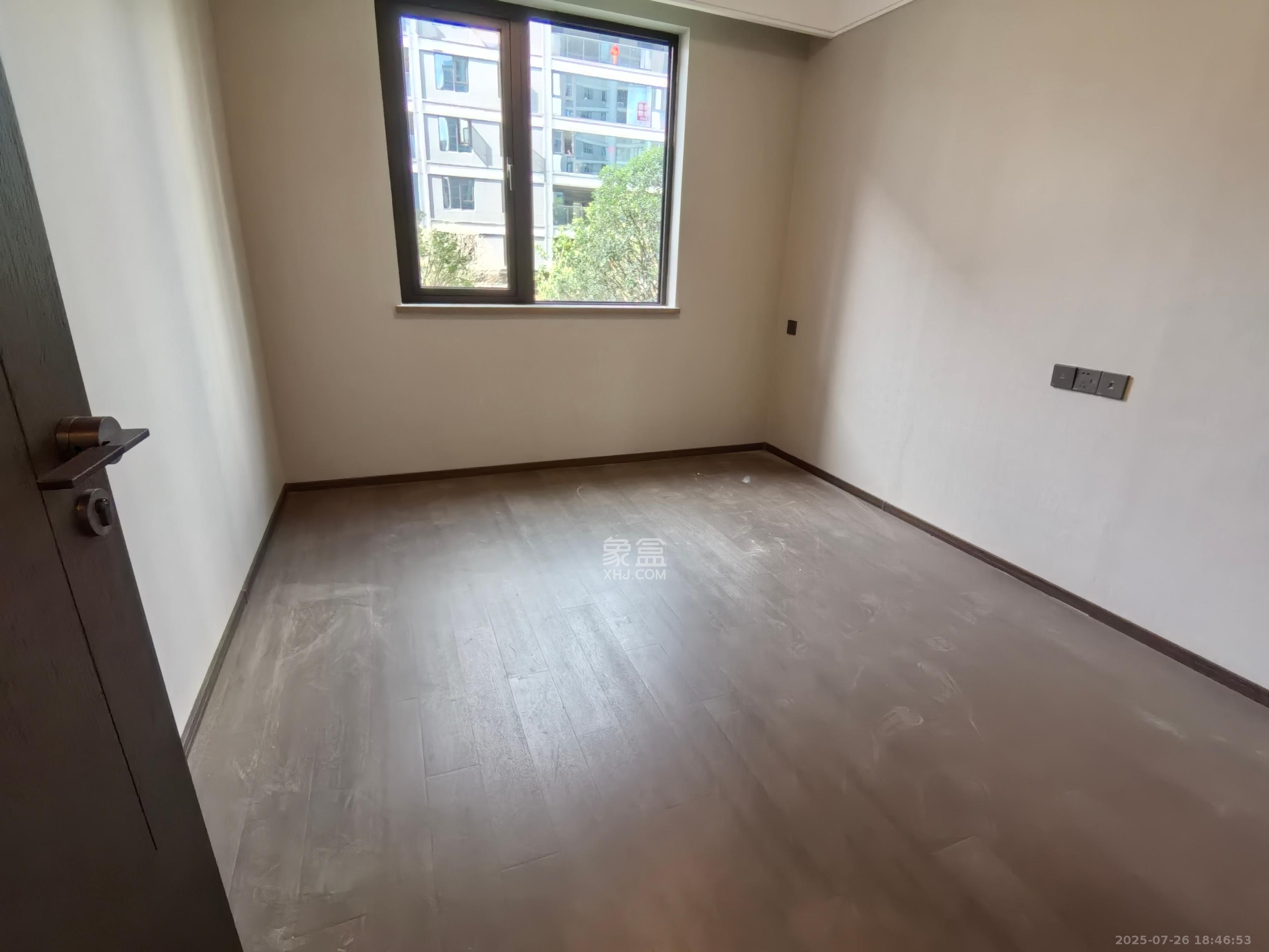 龙湖舜山府  4室2厅2卫    6000.0元/月室内图