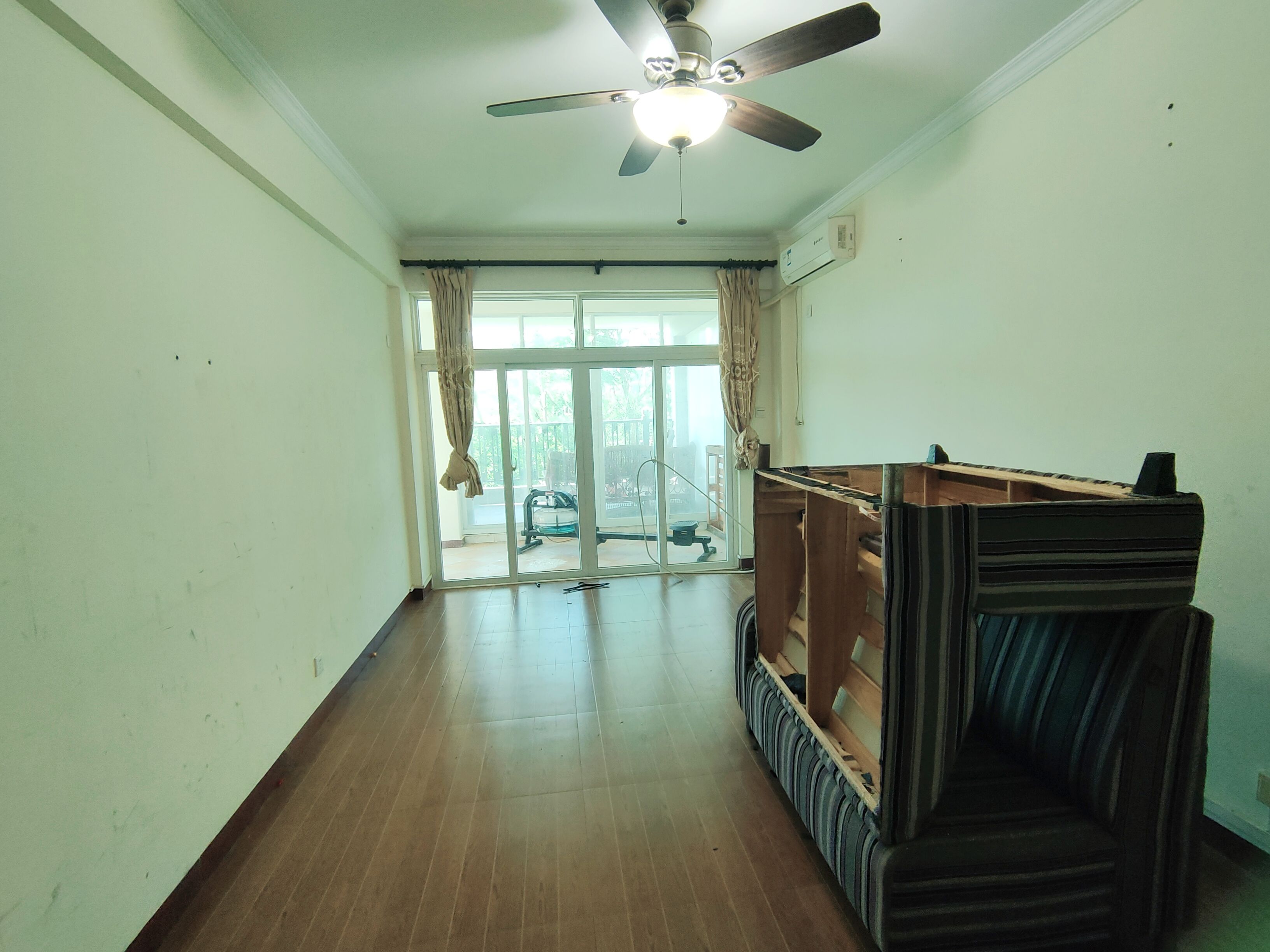 南方明珠  5室2厅4卫    15000.0元/月 南方明珠  5室2厅4卫    15000.0元/月室内图