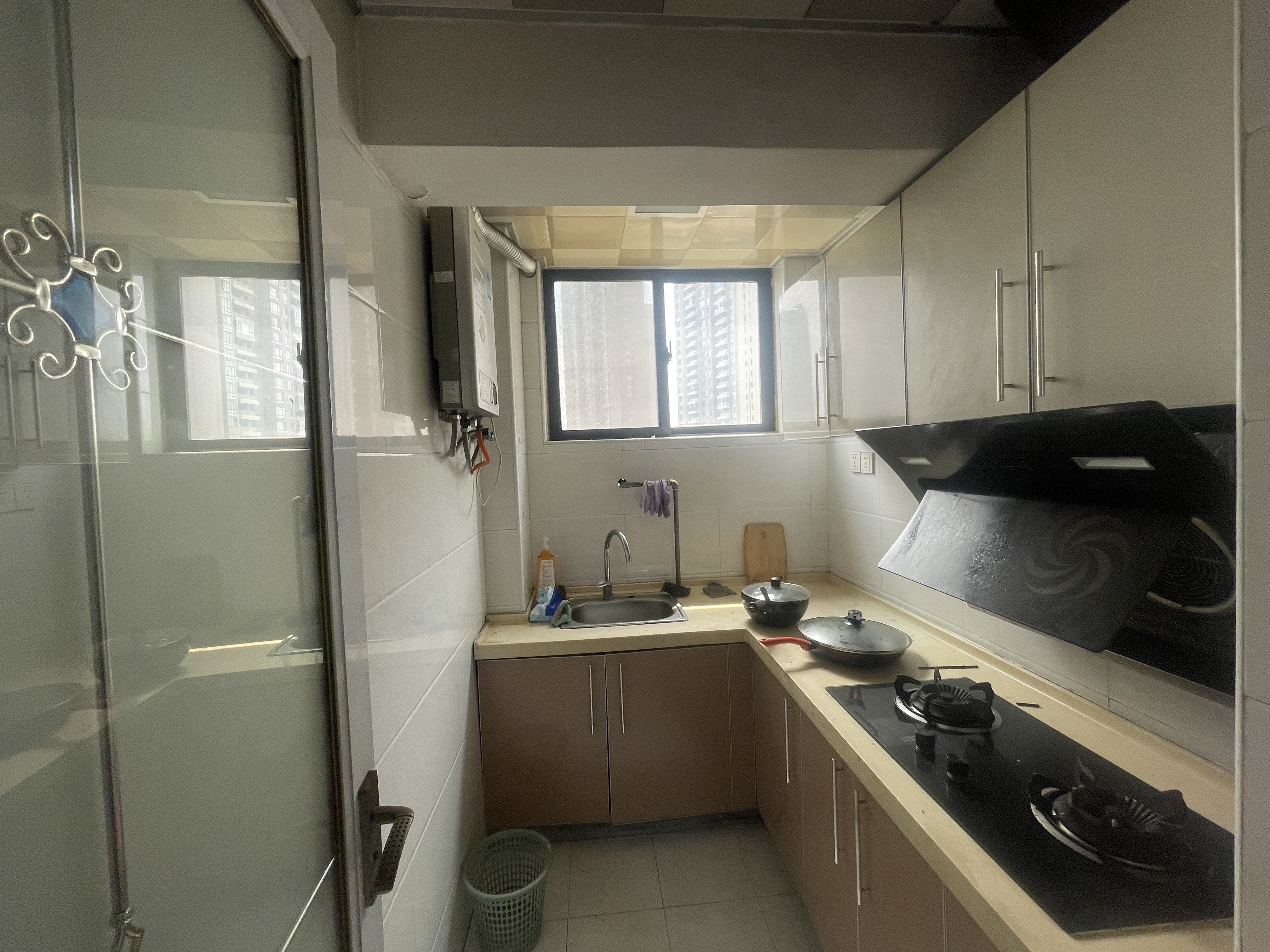 M国际 1室1厅1卫 1400.0元/月 M国际 1室1厅1卫 1400.0元/月室内图