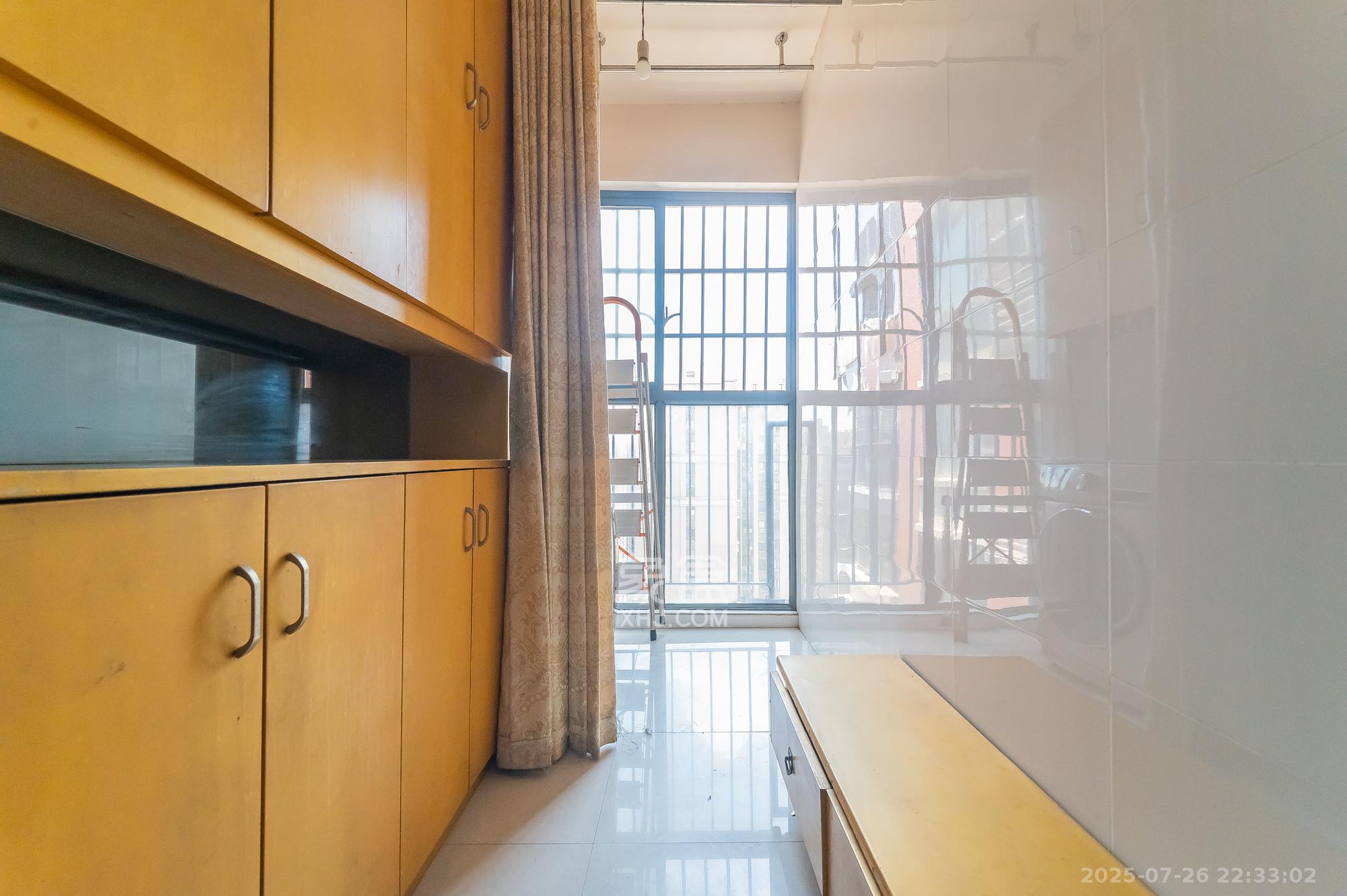 华润凤凰城二期  2室2厅1卫    47.0万卧室