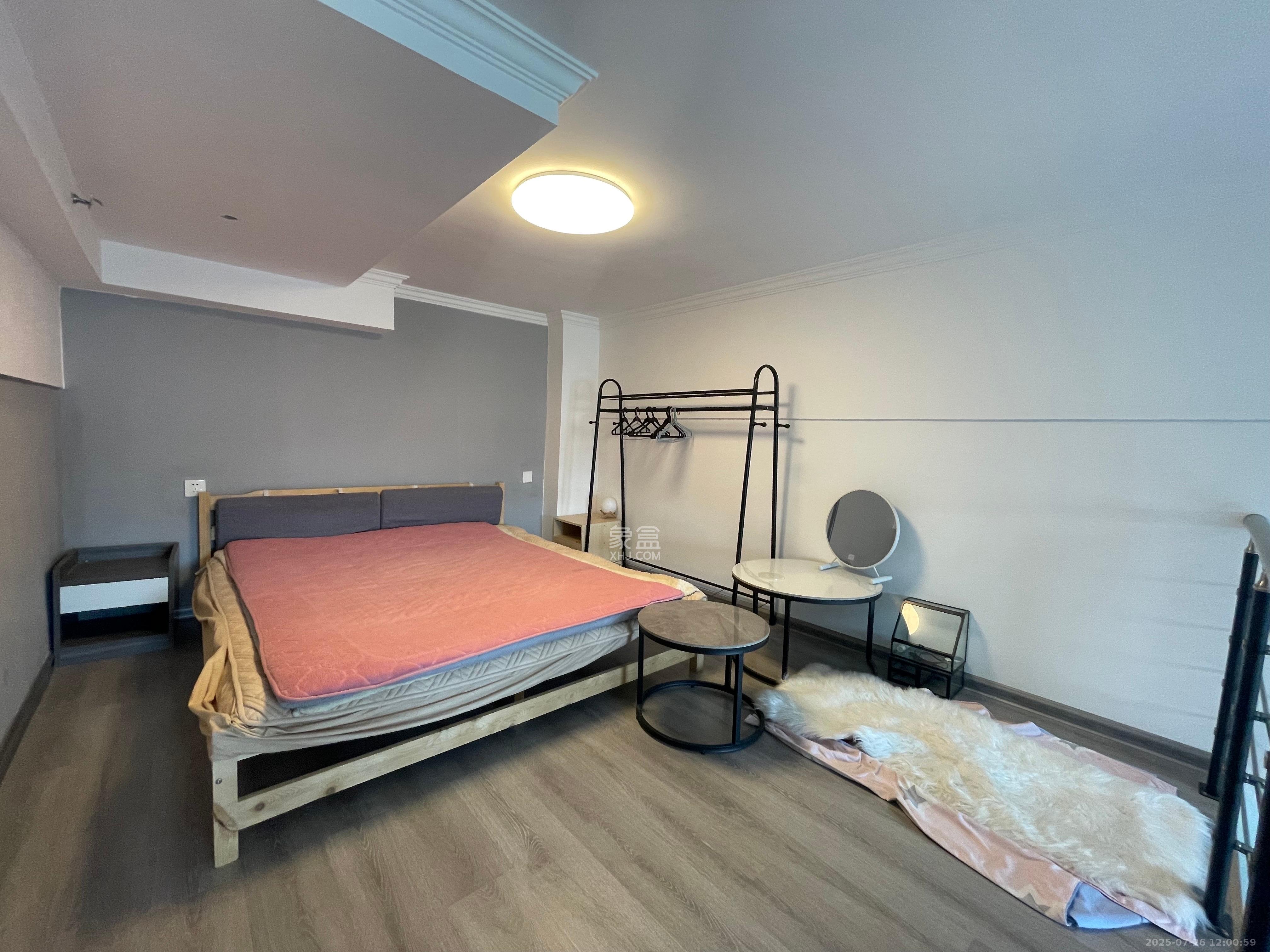 万科金色麦田  1室1厅1卫    1600.0元/月室内图