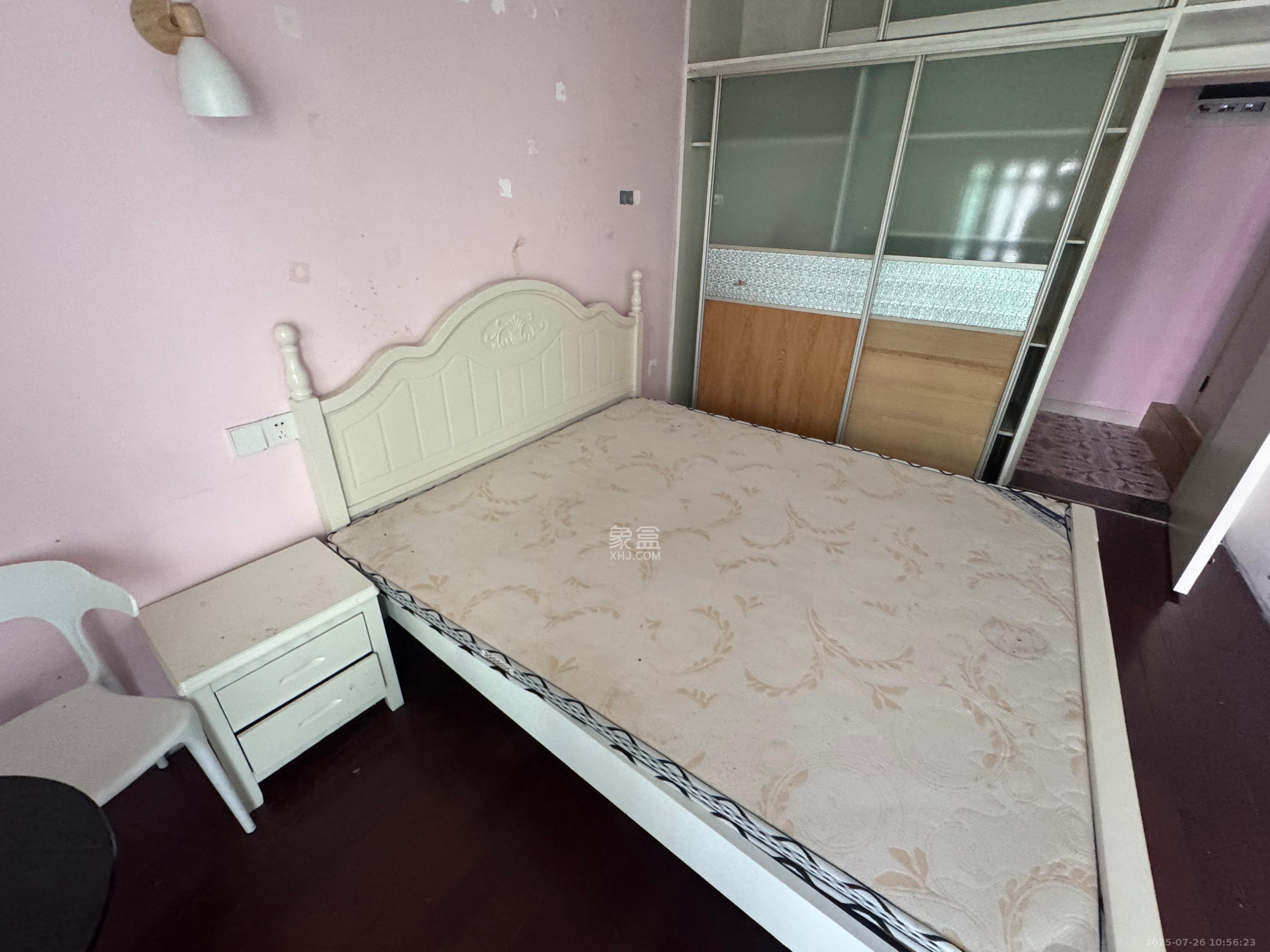 桔园小区1-8片 1室1厅1卫 1000.0元/月 桔园小区1-8片 1室1厅1卫 1000.0元/月室内图