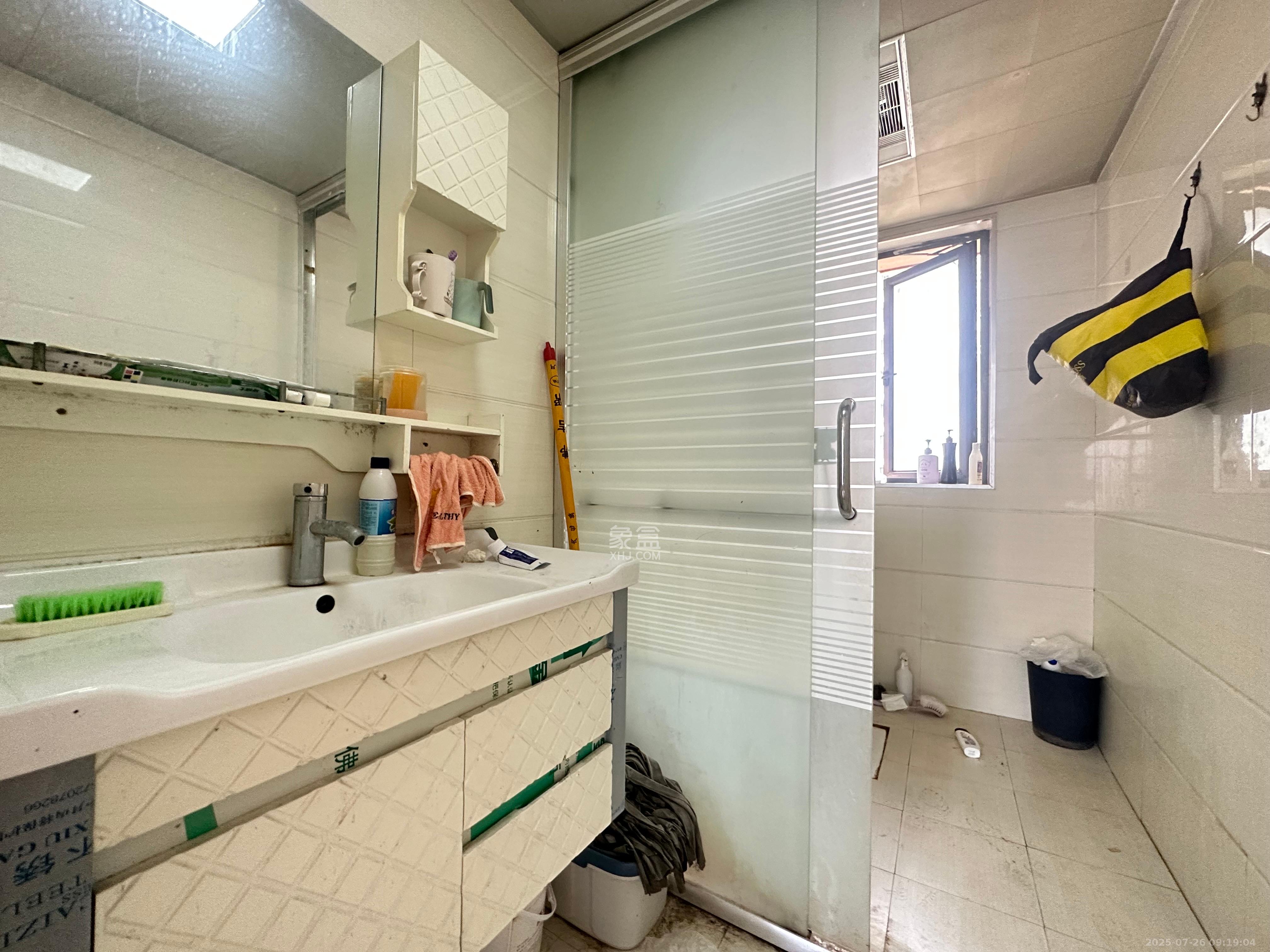 荣盛花语馨苑 1室2厅1卫 2400.0元/月 荣盛花语馨苑 1室2厅1卫 2400.0元/月室内图