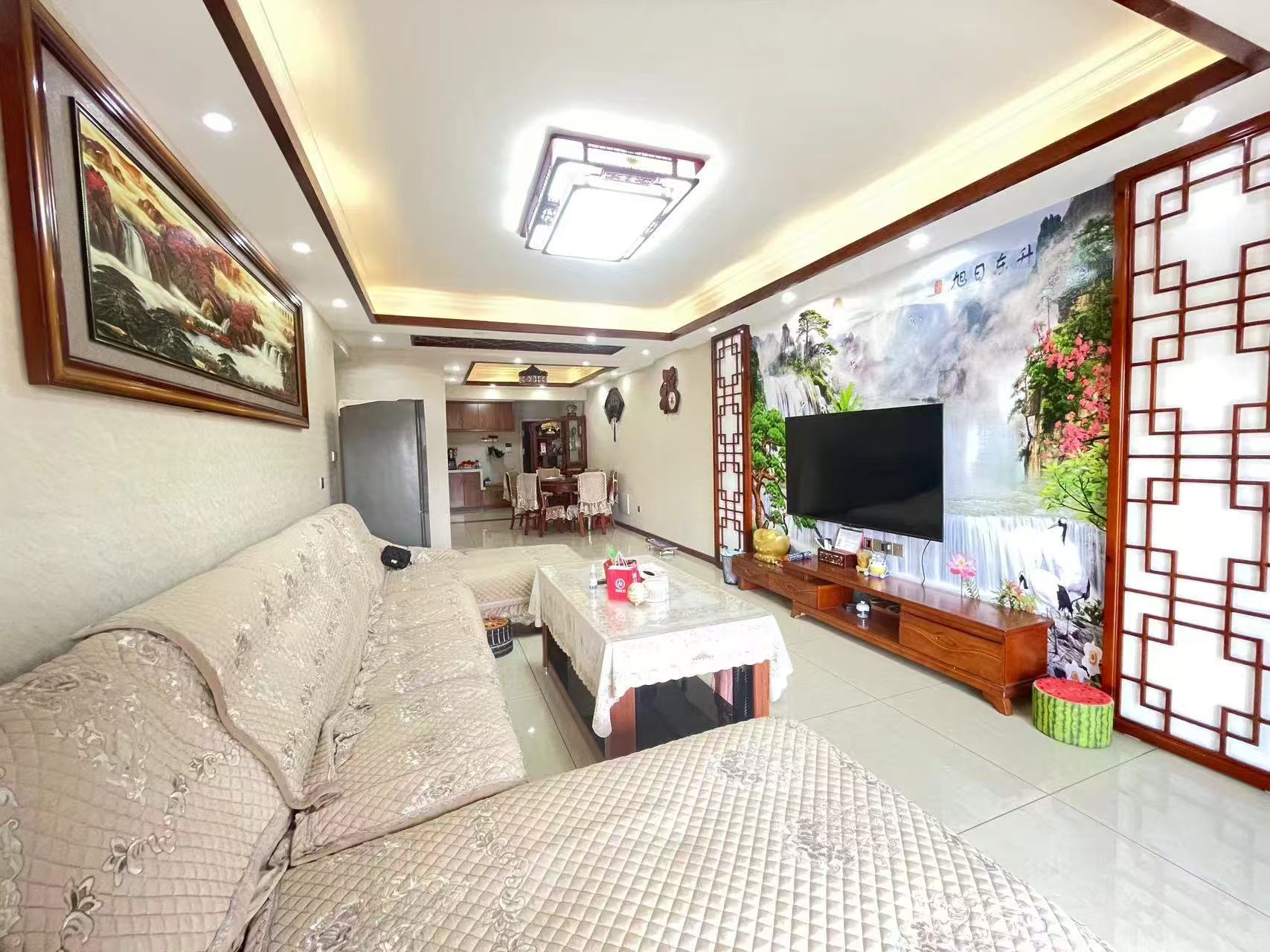 江山花苑  4室2厅2卫    2000.0元/月 江山花苑  4室2厅2卫    2000.0元/月室内图