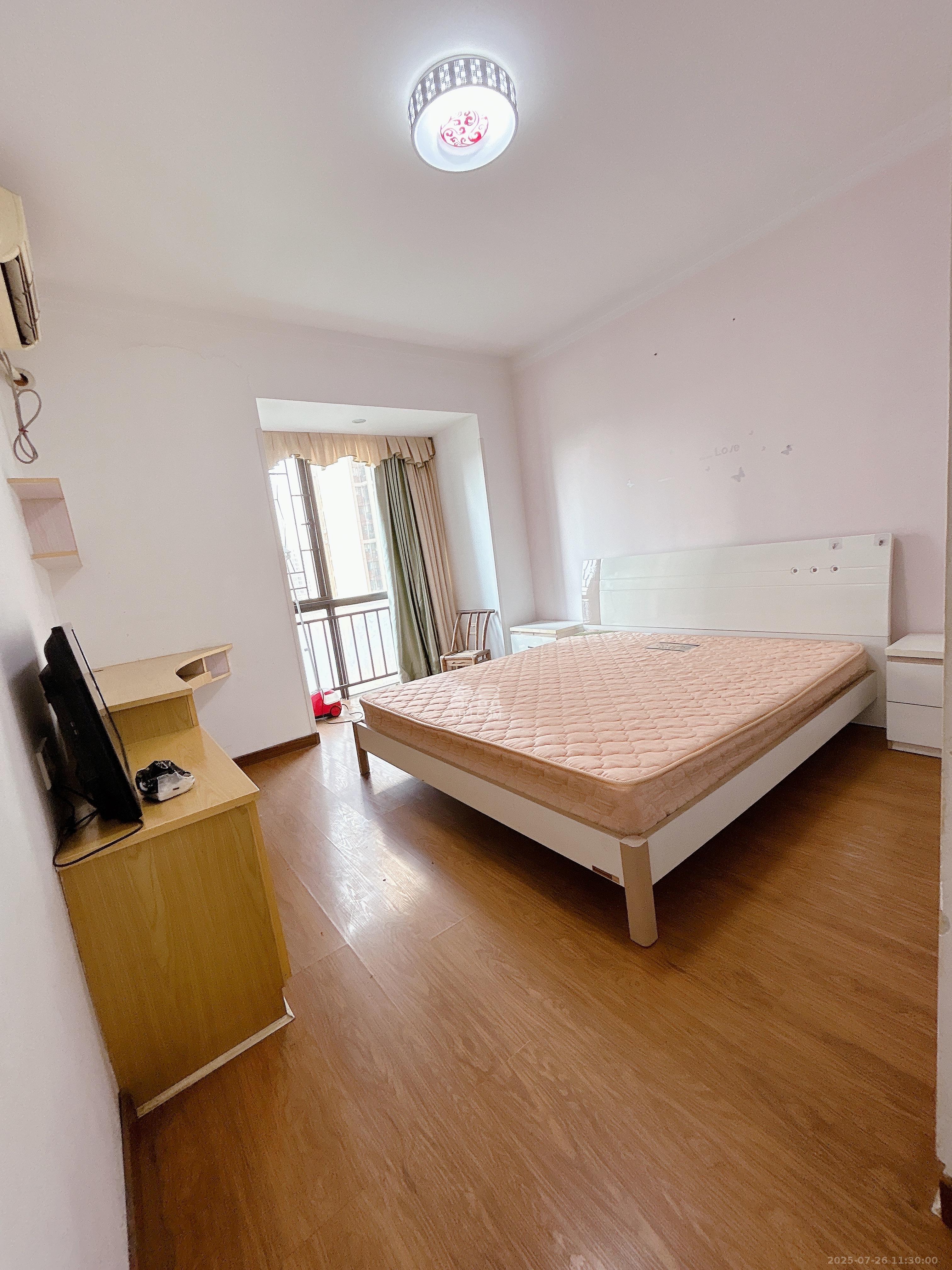 旭辉华庭  3室2厅2卫    1800.0元/月室内图