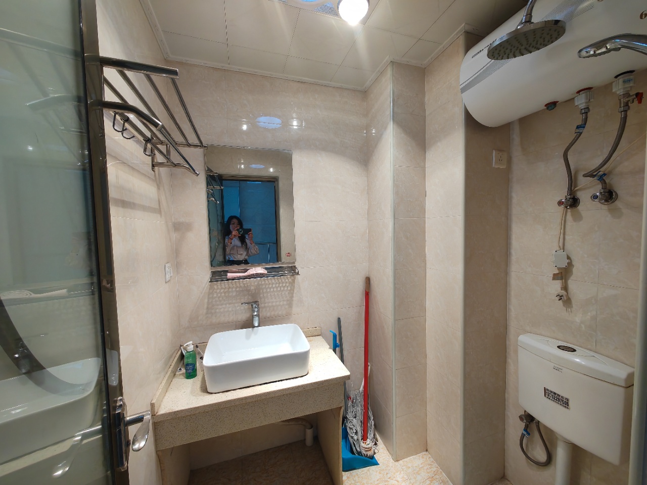 五洲富隆中心 1室1厅1卫 800.0元/月 五洲富隆中心 1室1厅1卫 800.0元/月室内图