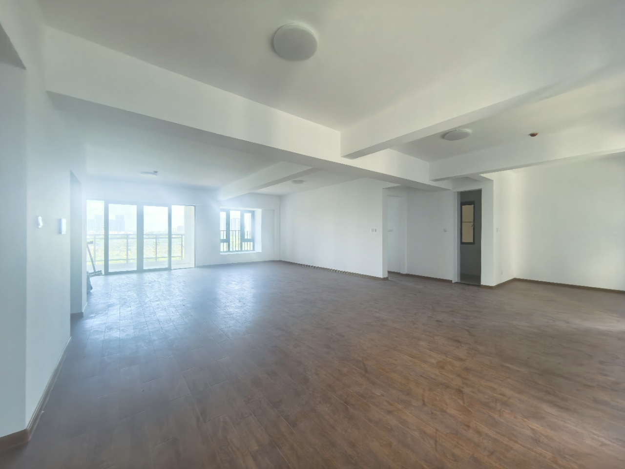 华盛御品 5室2厅3卫 300.0万 华盛御品 5室2厅3卫 300.0万室内图