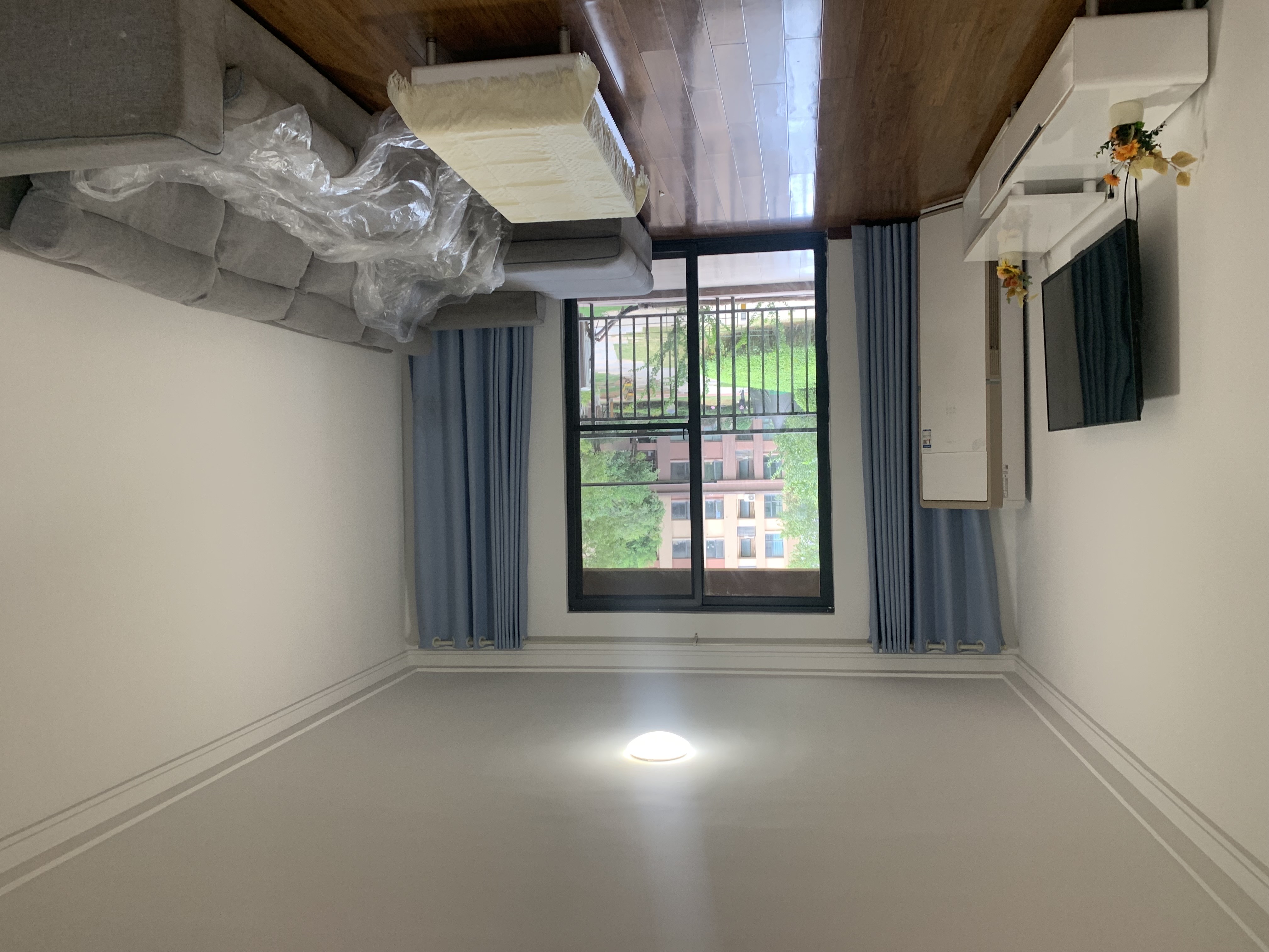 平安光谷春天  4室2厅2卫    4000.0元/月