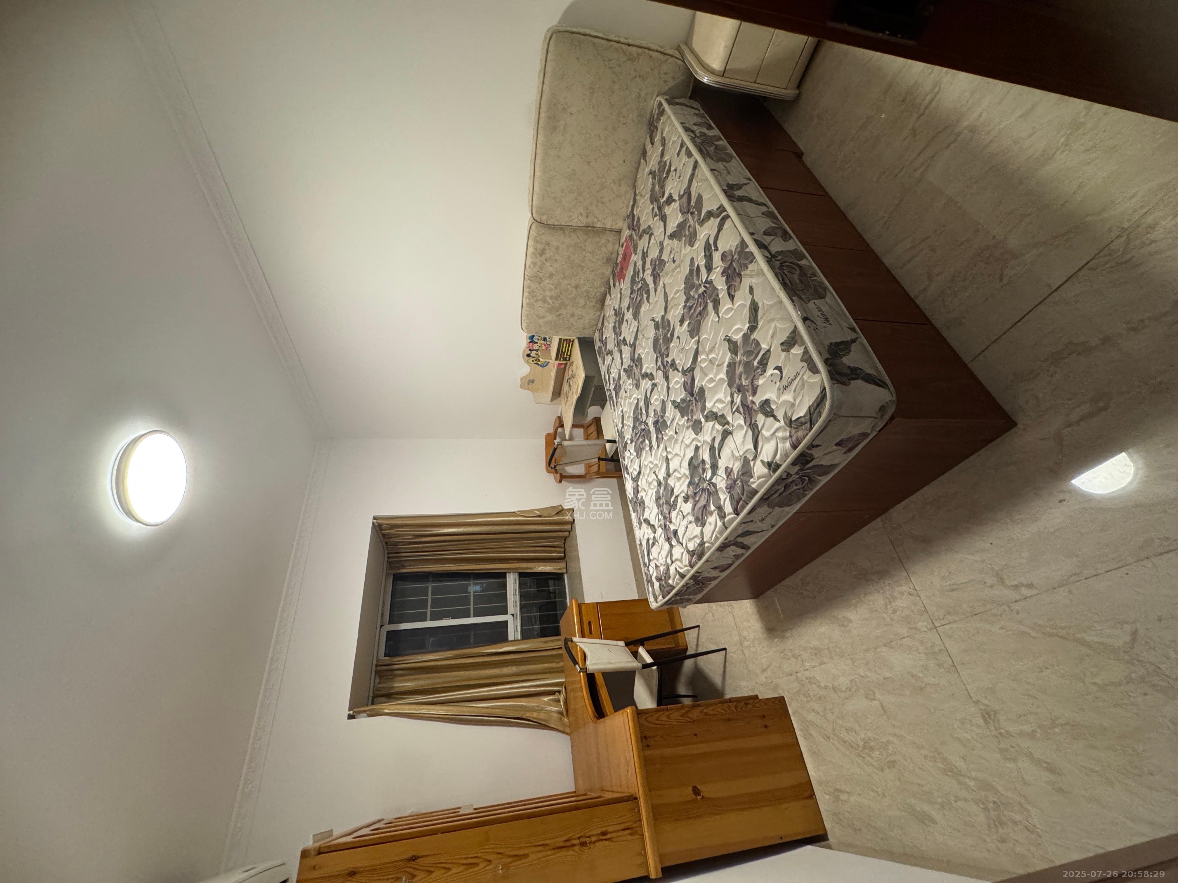 理工大学职工单位房青年汇  3室2厅2卫    2400.0元/月 理工大学职工单位房青年汇  3室2厅2卫    2400.0元/月室内图