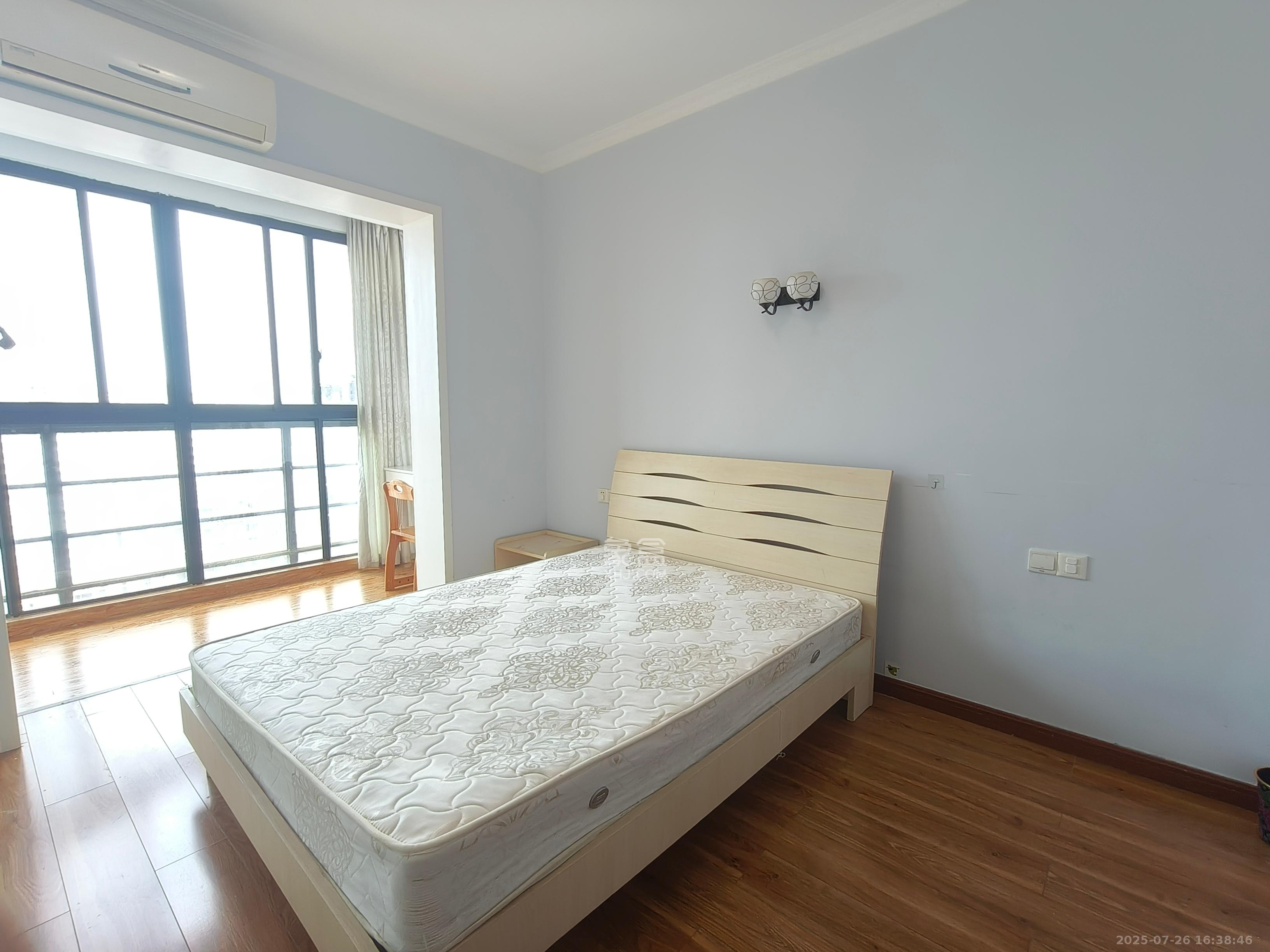 鑫远湘府华城  3室2厅1卫    2580.0元/月室内图