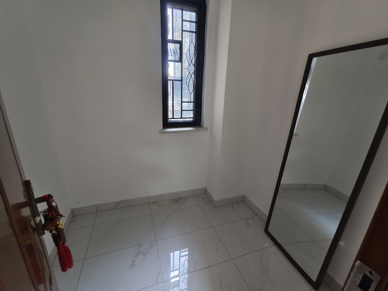 海阔天空-国瑞城三期(铂仕苑) 4室2厅2卫 8000.0元/月 海阔天空-国瑞城三期(铂仕苑) 4室2厅2卫 8000.0元/月室内图