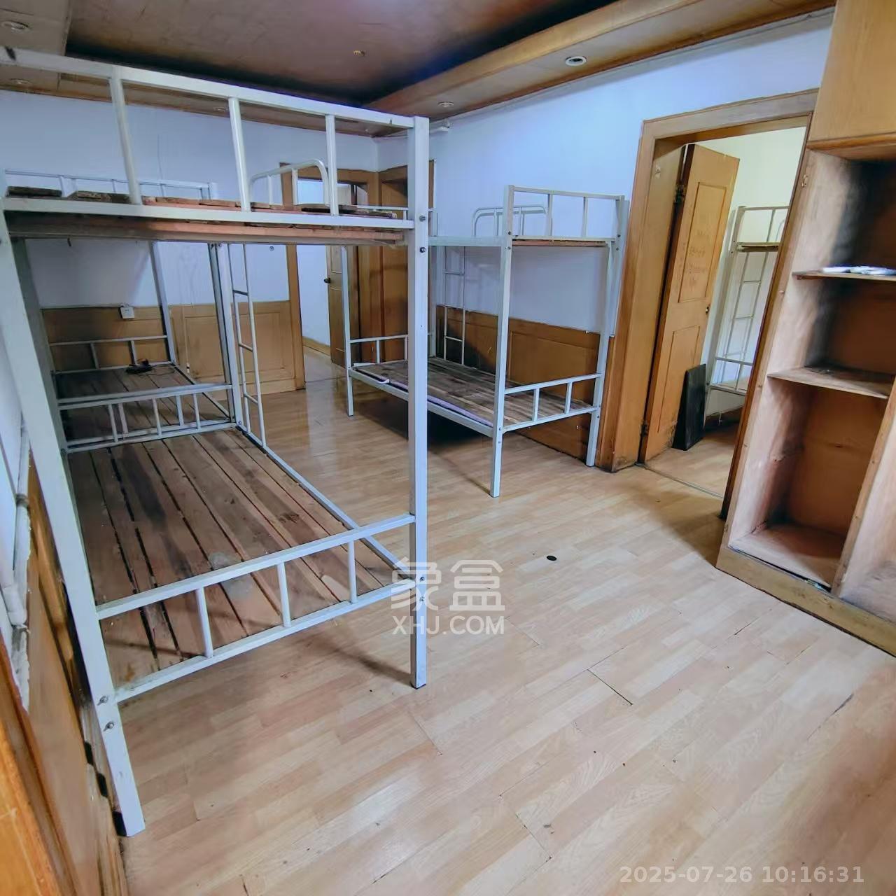 三兴街烟草专卖局宿舍  3室1厅1卫   2800.00元/月