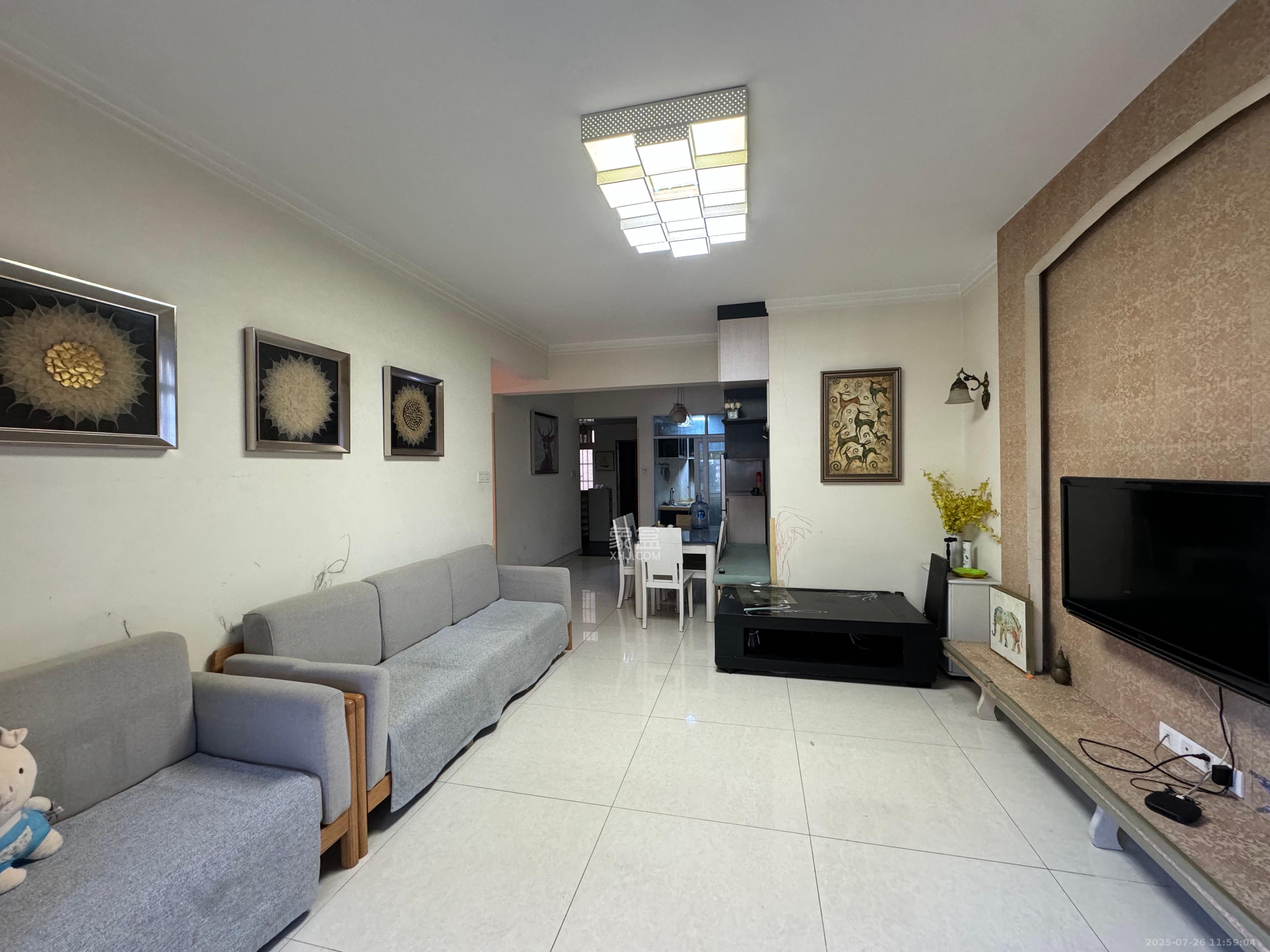 楚天中苑 3室2厅2卫 2000.0元/月 楚天中苑 3室2厅2卫 2000.0元/月室内图