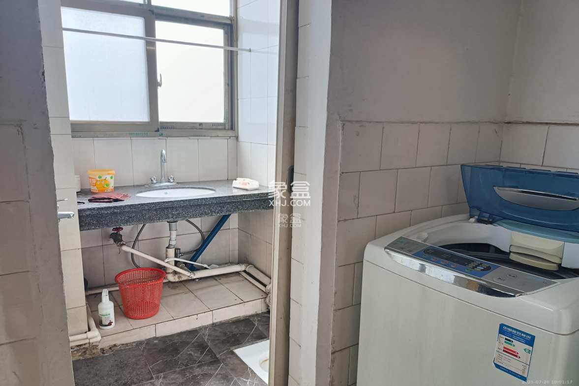 省政府五所 3室1厅1卫 2100.0元/月 省政府五所 3室1厅1卫 2100.0元/月室内图