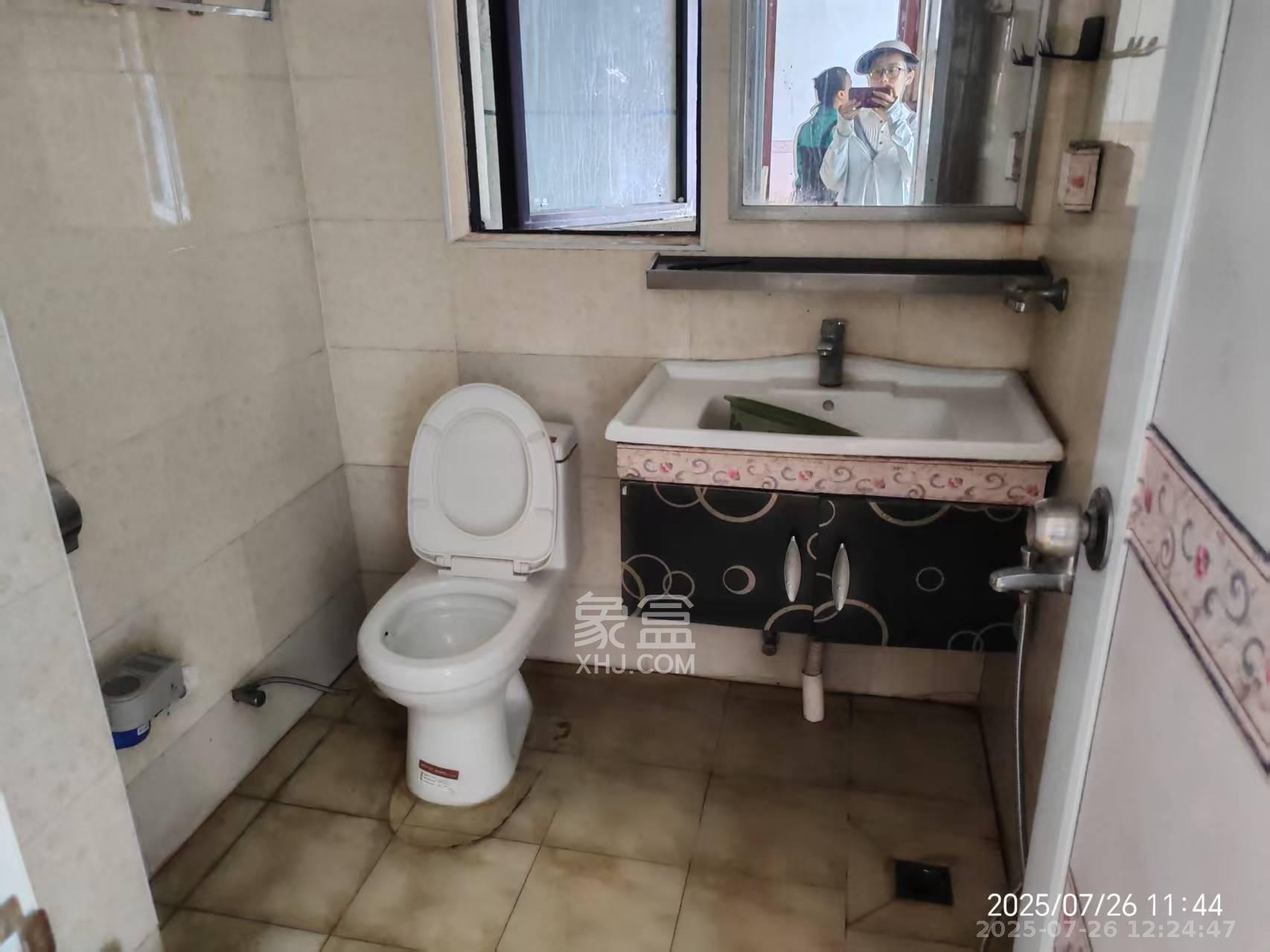 湘腾城市广场  2室1厅1卫    2200.0元/月 湘腾城市广场  2室1厅1卫    2200.0元/月室内图