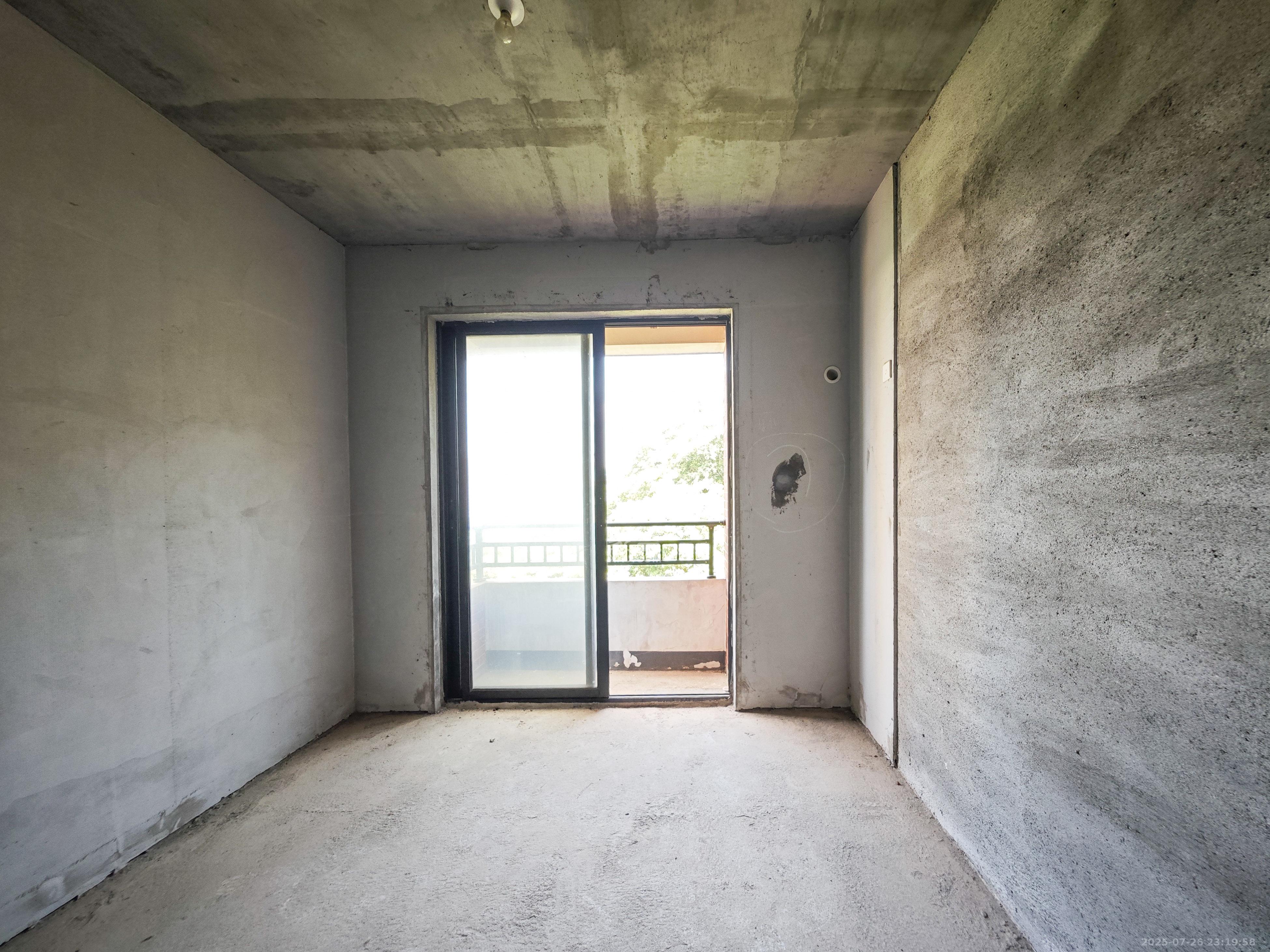 顺天御岭 4室2厅2卫 110.0万 顺天御岭 4室2厅2卫 110.0万卧室