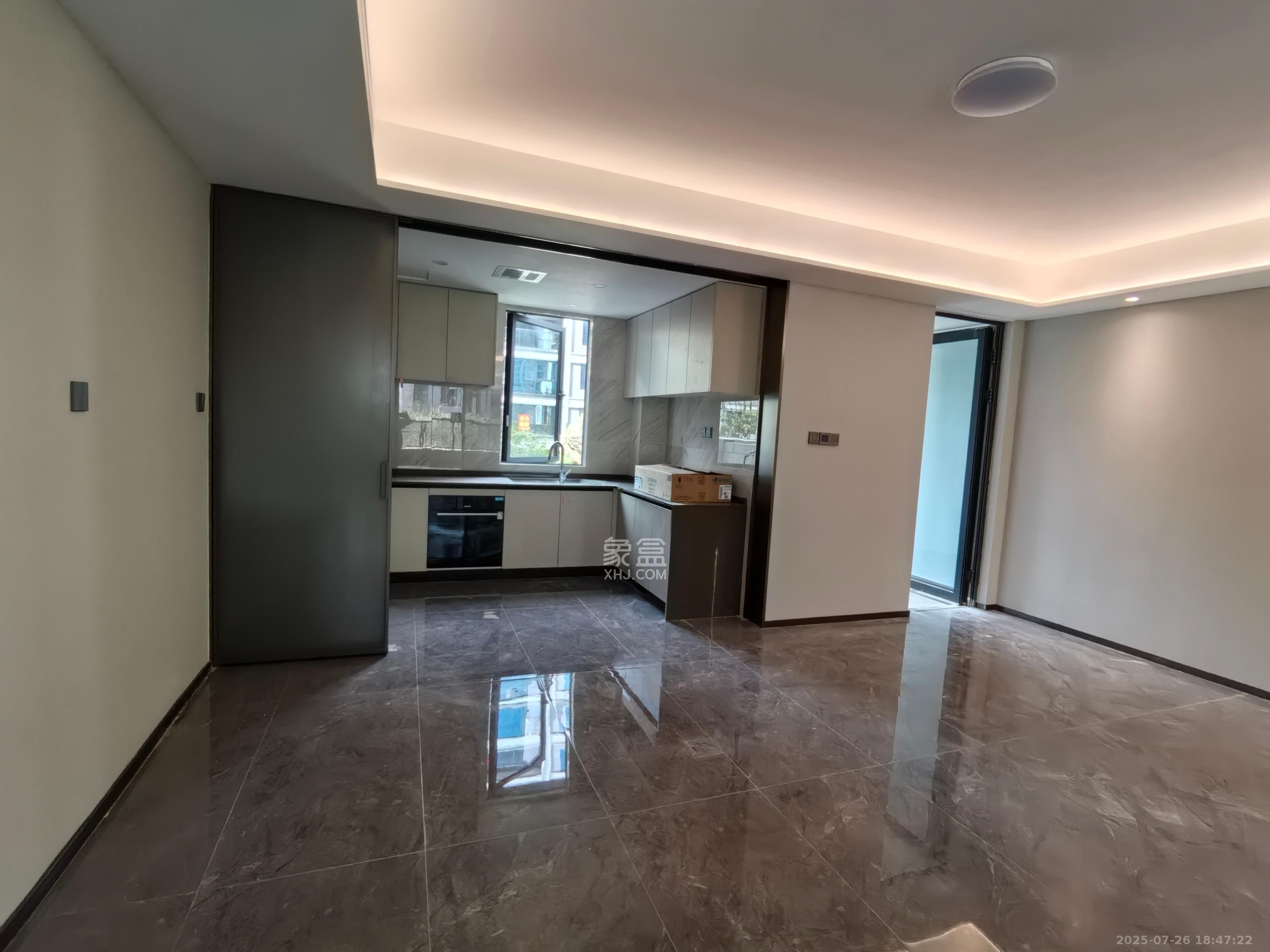 龙湖舜山府  4室2厅2卫    6000.0元/月室内图