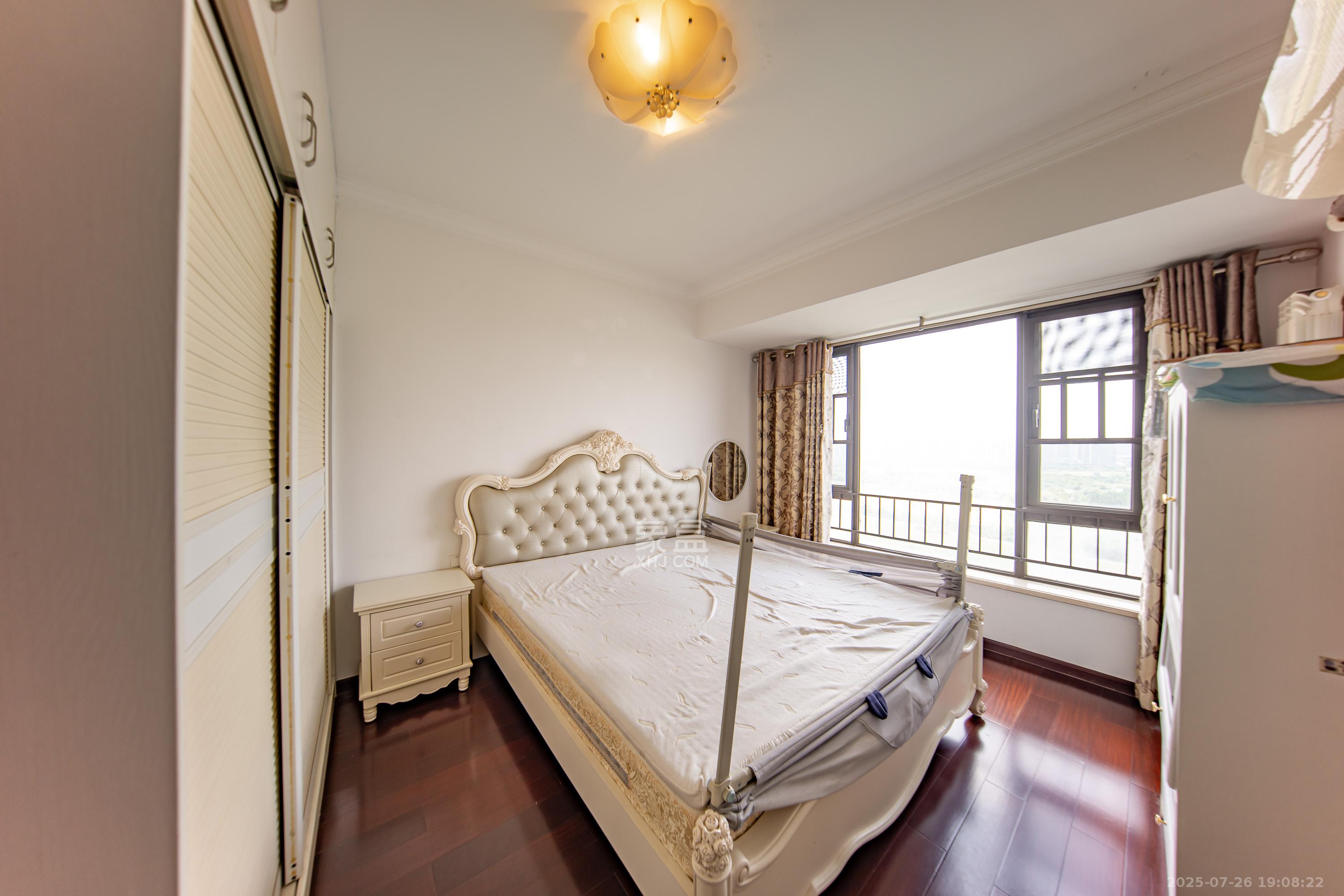 中海国际一期 3室2厅1卫 72.0万 中海国际一期 3室2厅1卫 72.0万卧室