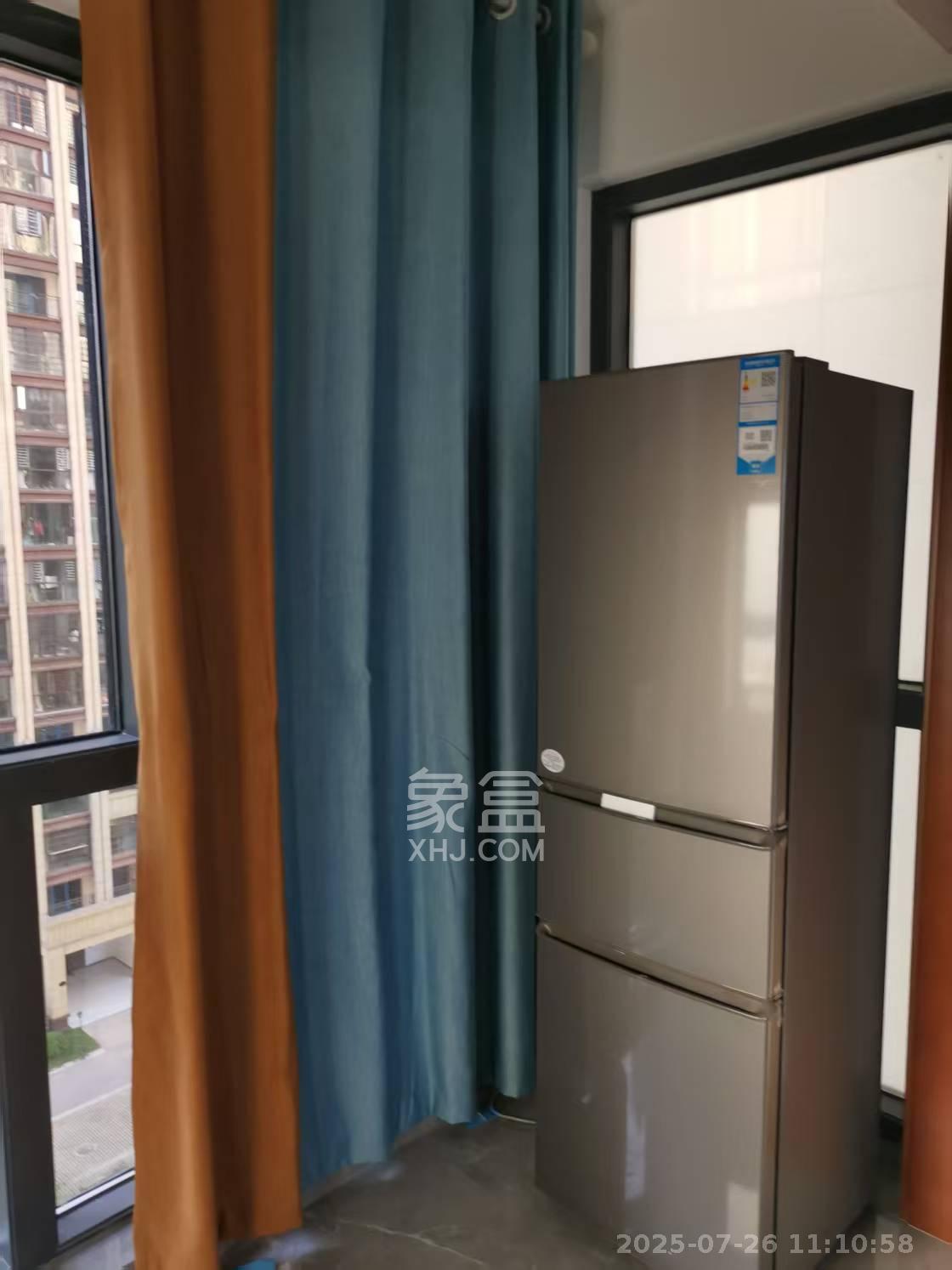 东方美地 4室2厅2卫 3500.0元/月 东方美地 4室2厅2卫 3500.0元/月室内图