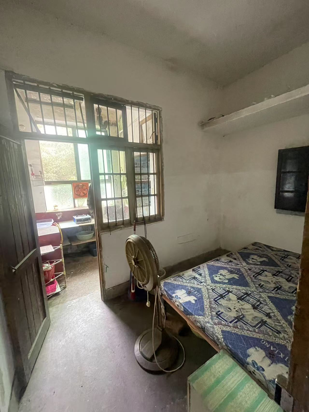 娄底市区物资局 1室1厅1卫 15.0万 娄底市区物资局 1室1厅1卫 15.0万客厅