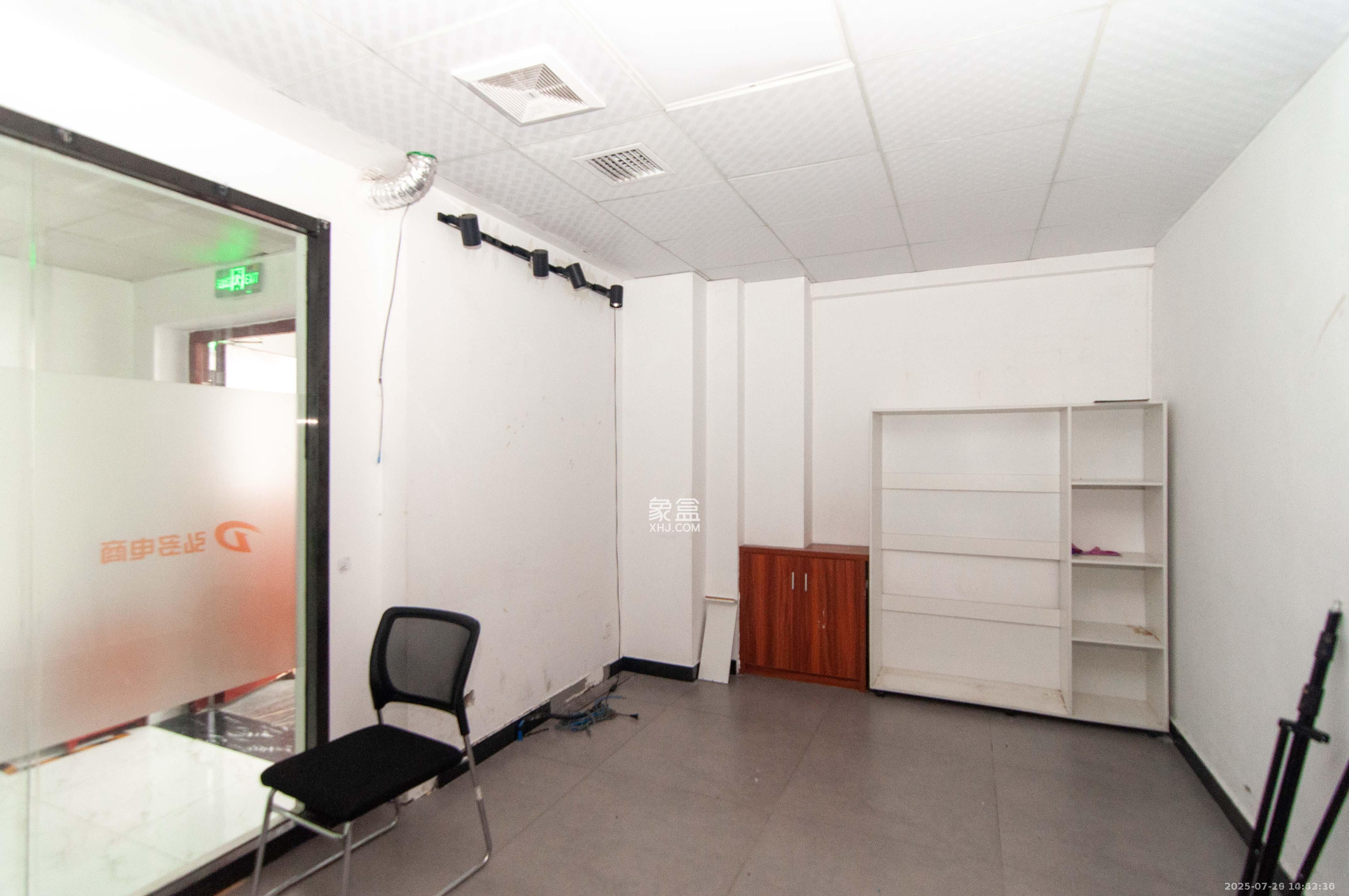 达美D6区   350.0㎡      17000.0元/月室内图