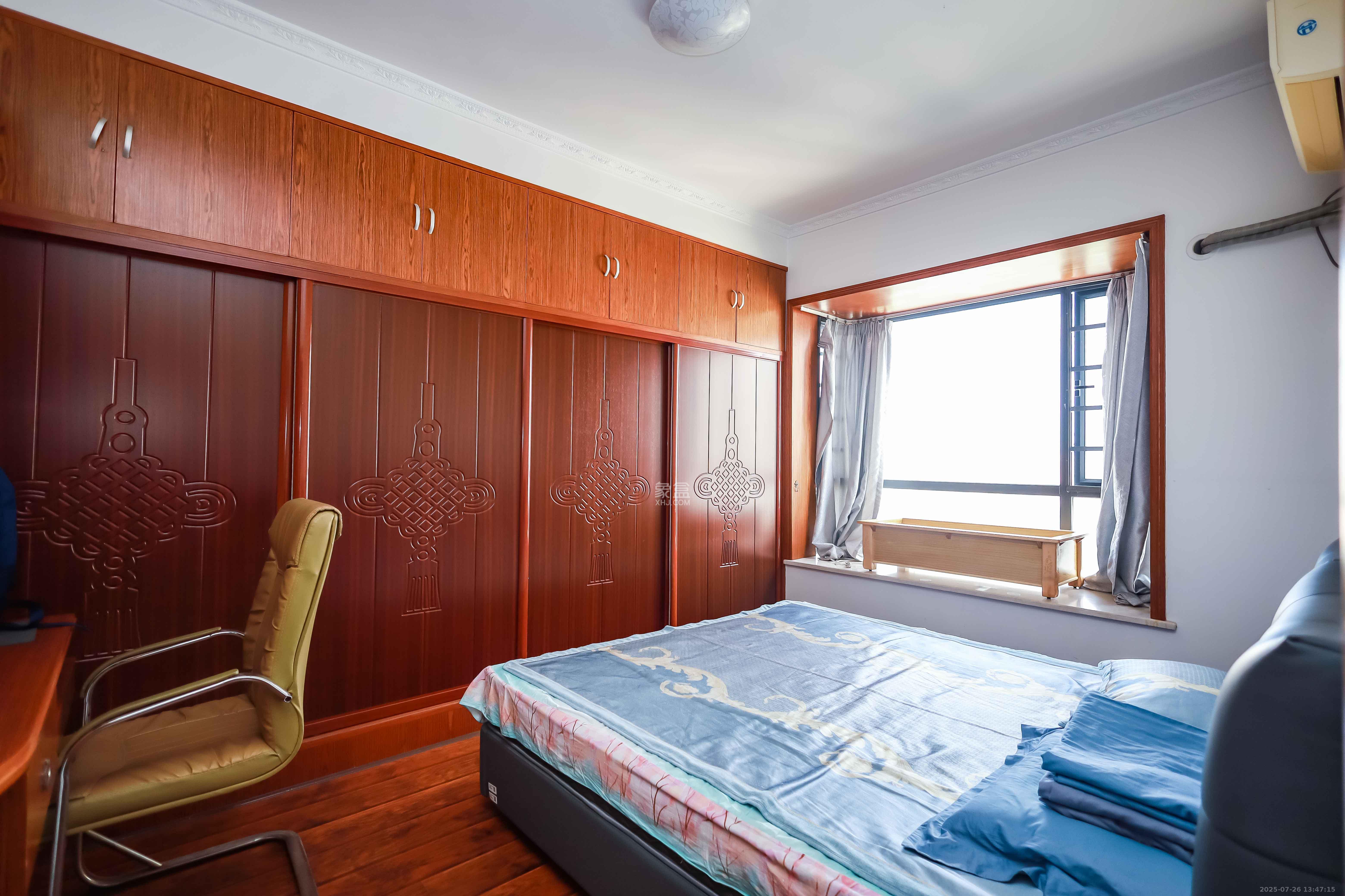 莱茵城 3室2厅2卫 72.0万 莱茵城 3室2厅2卫 72.0万卧室