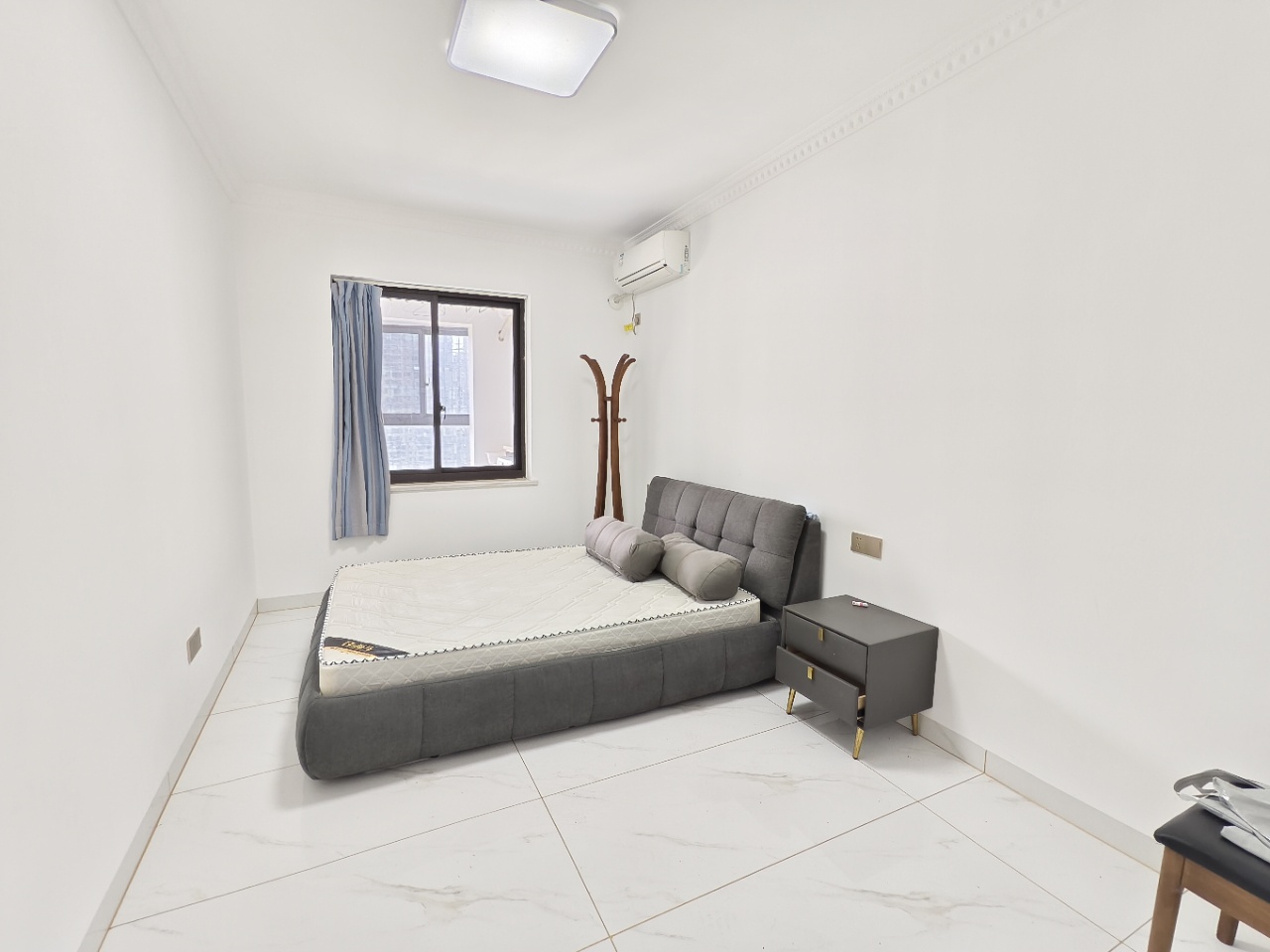 海阔天空-国瑞城三期(铂仕苑) 4室2厅2卫 8000.0元/月 海阔天空-国瑞城三期(铂仕苑) 4室2厅2卫 8000.0元/月室内图